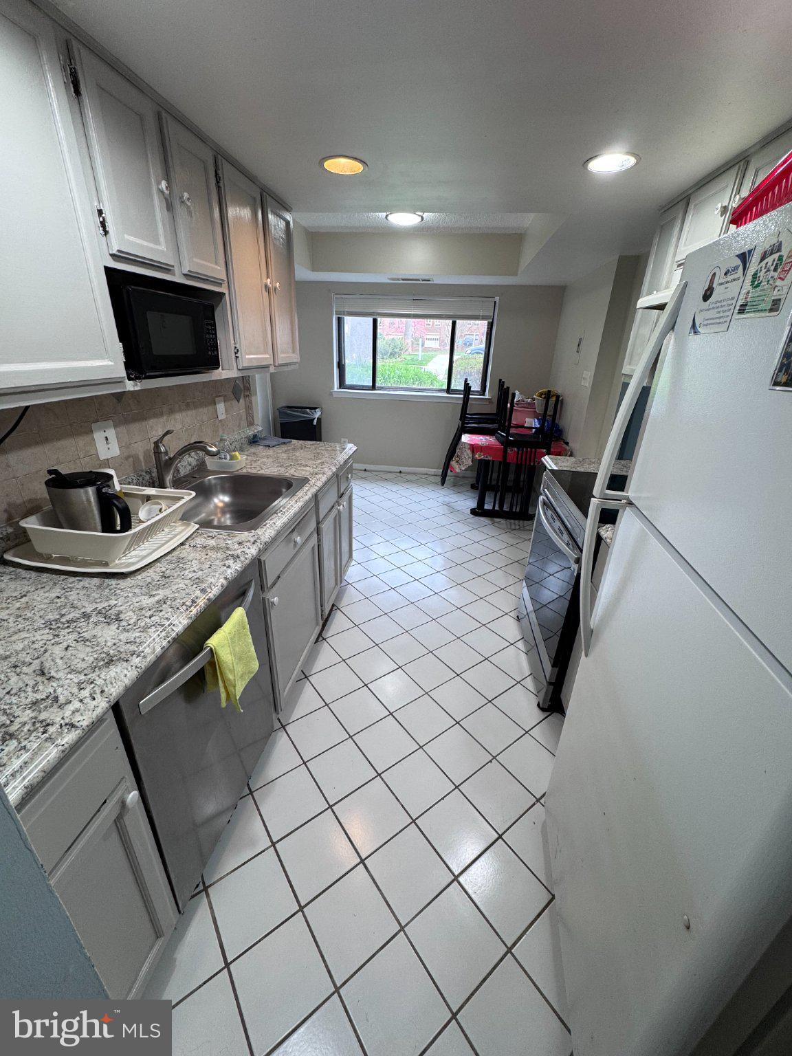 VISTAS OF VIENNA CONDOMINIUMS - Residential