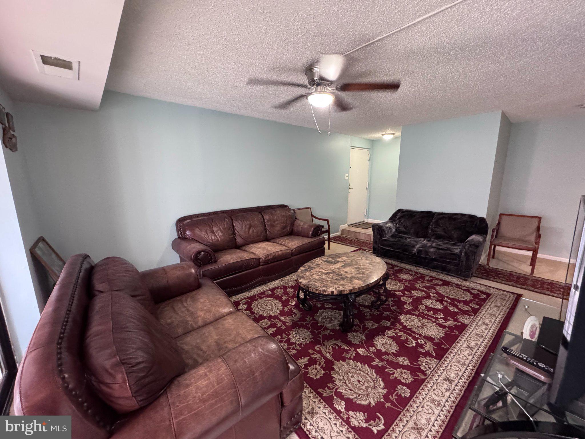 VISTAS OF VIENNA CONDOMINIUMS - Residential