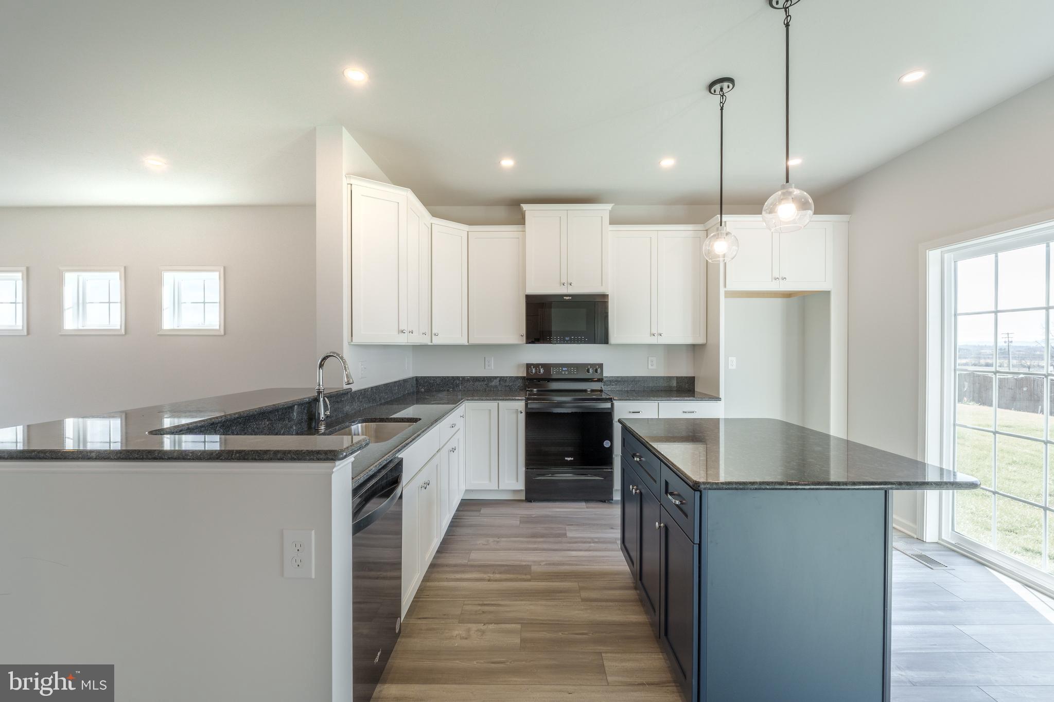 APPLEVIEW ESTATES - Residential