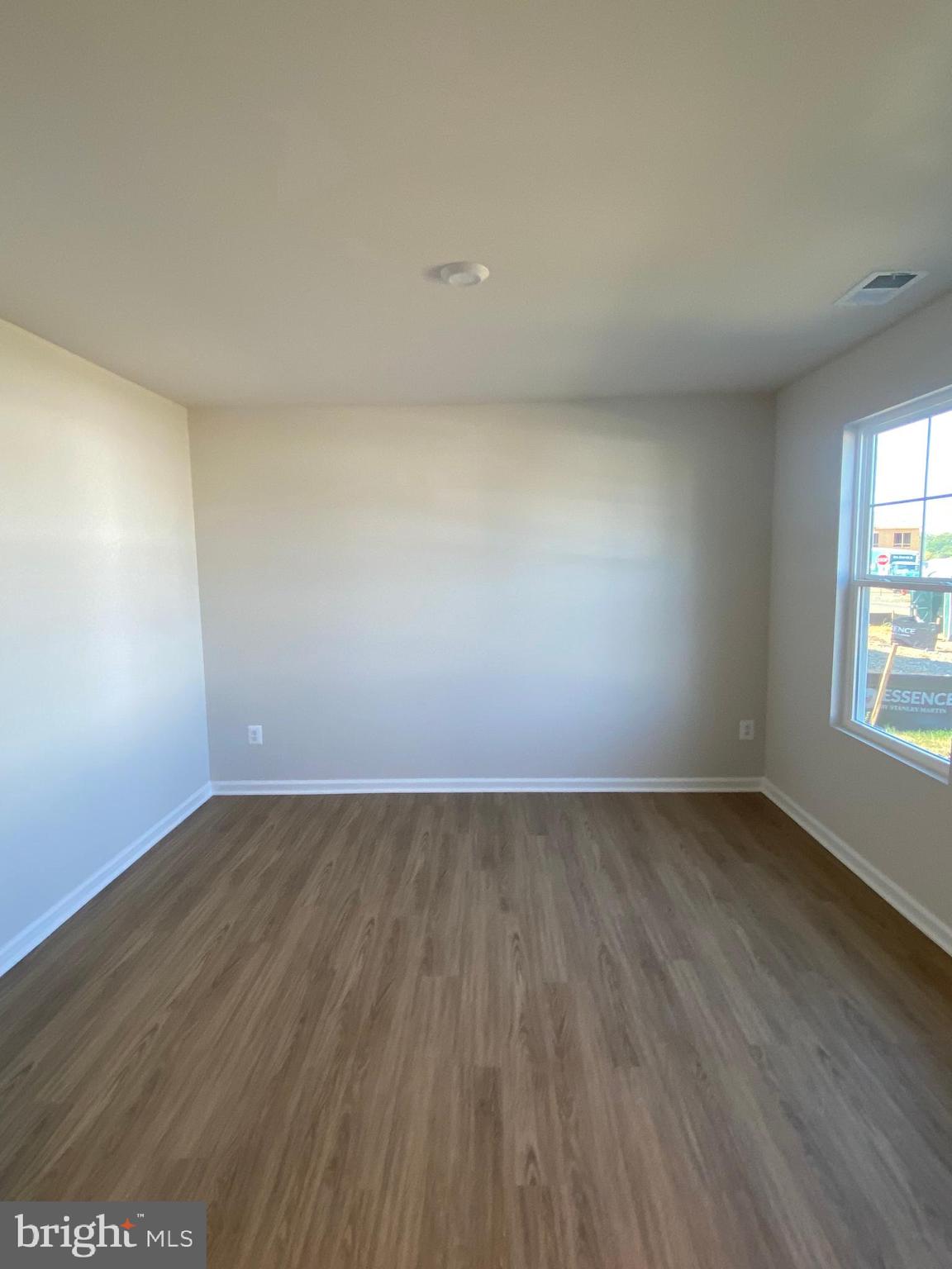 STONE SPRING - Residential Lease