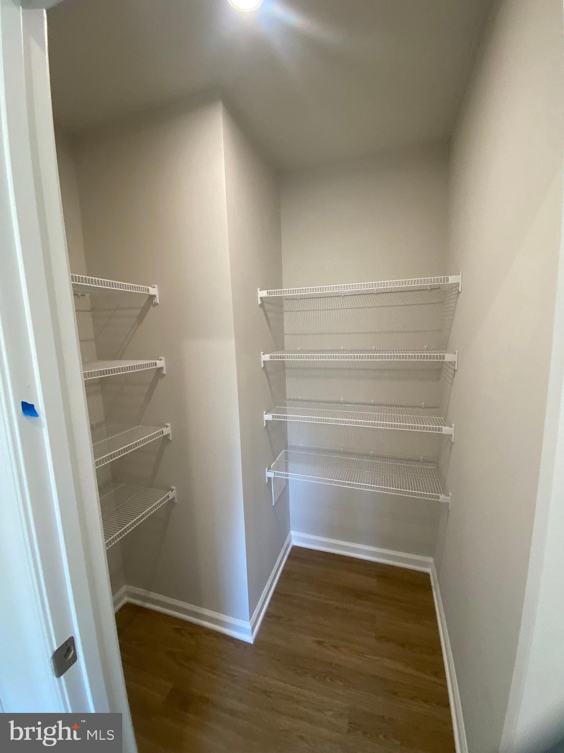 STONE SPRING - Residential Lease