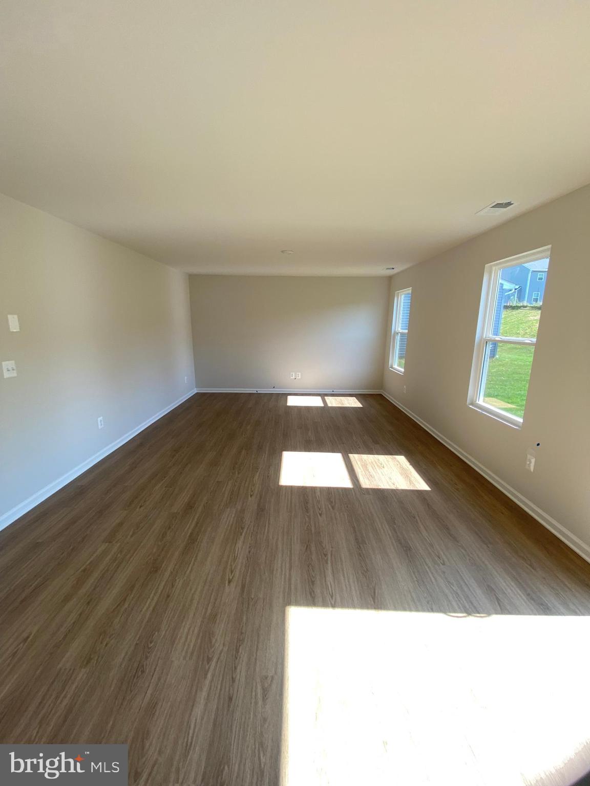 STONE SPRING - Residential Lease