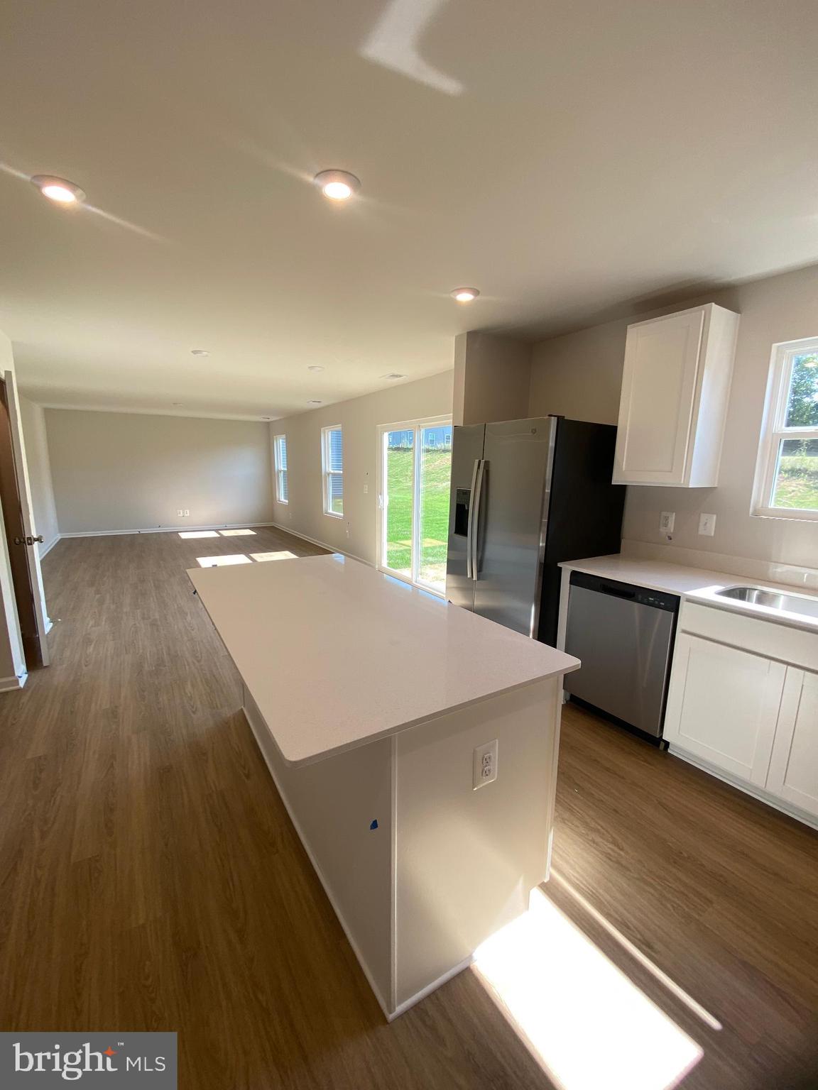 STONE SPRING - Residential Lease