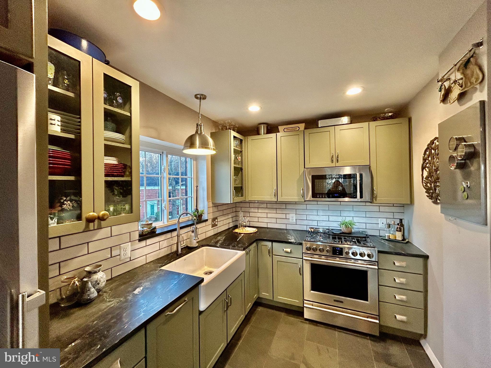 1649 FITZGERALD LANE