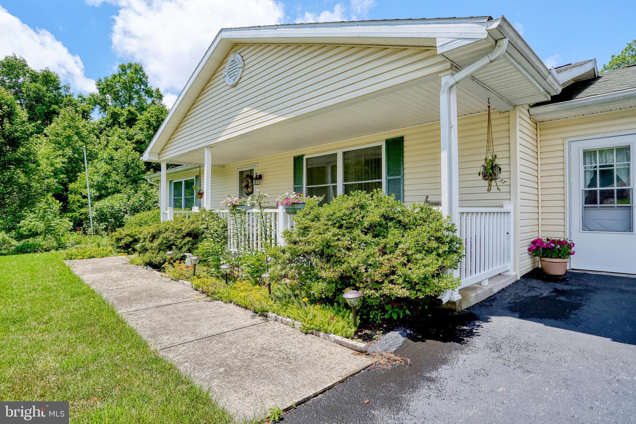 GOLDSBORO MANOR - Residential