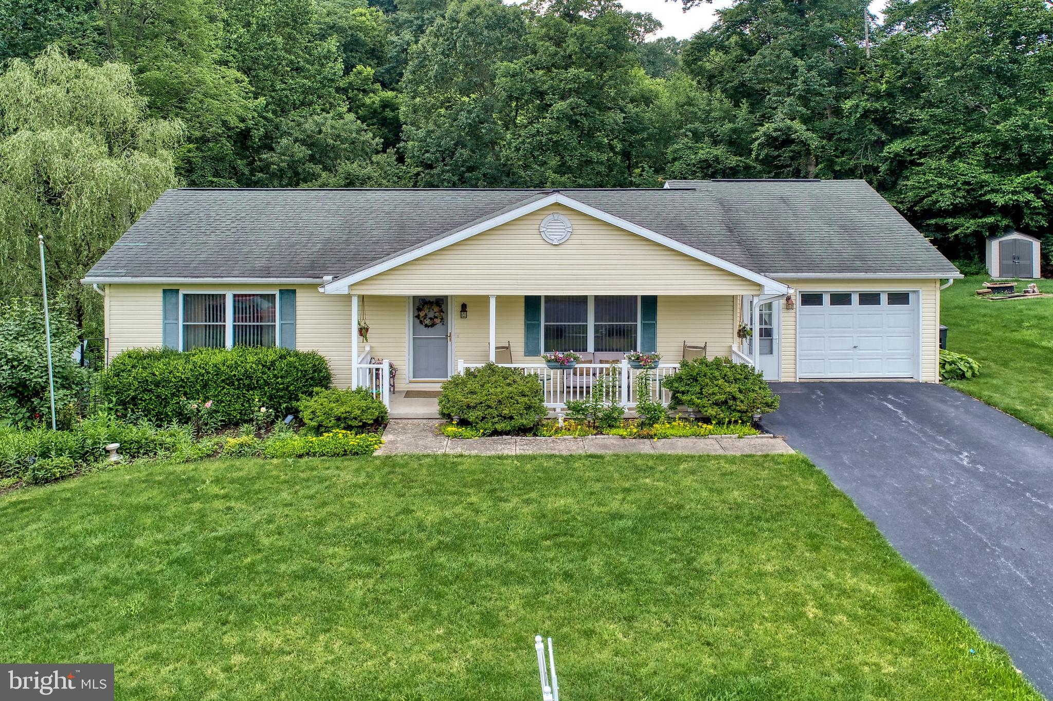 GOLDSBORO MANOR - Residential