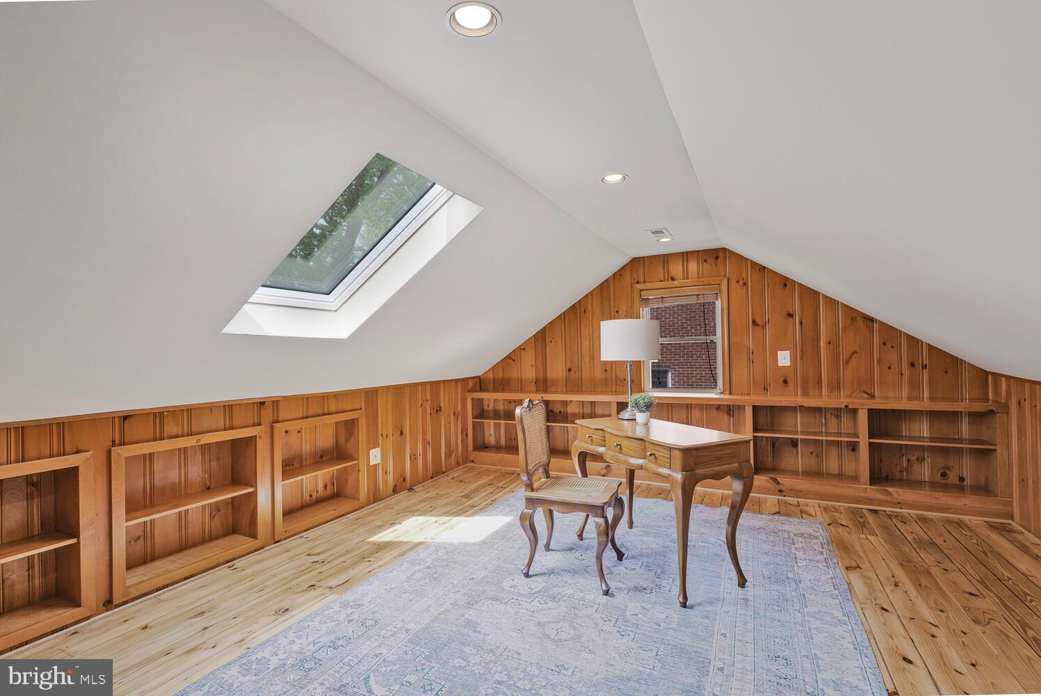 BERKSHIRE OAKWOOD - Residential