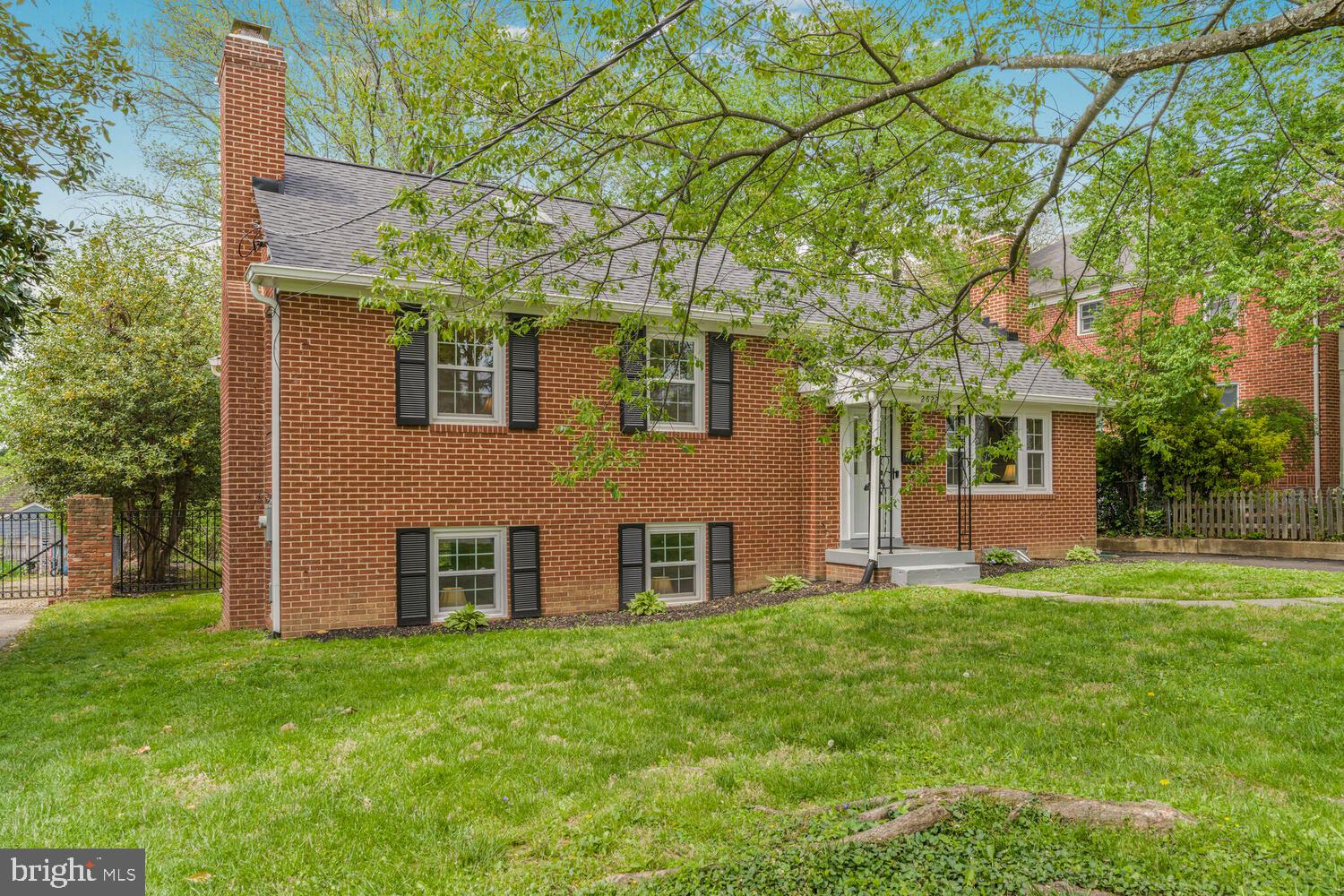 BERKSHIRE OAKWOOD - Residential