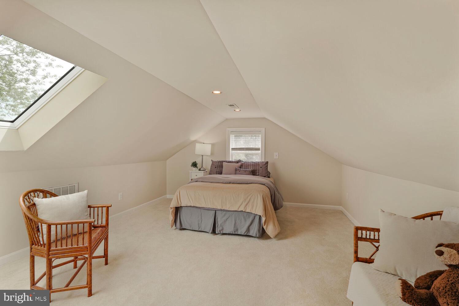 BERKSHIRE OAKWOOD - Residential