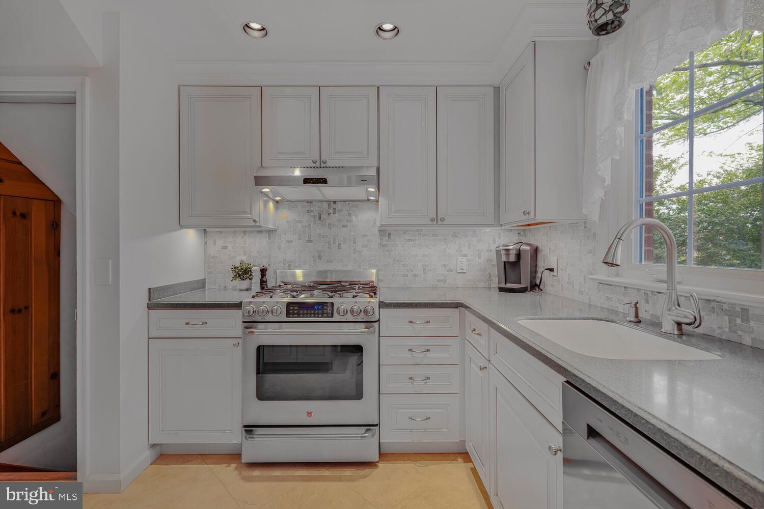 BERKSHIRE OAKWOOD - Residential