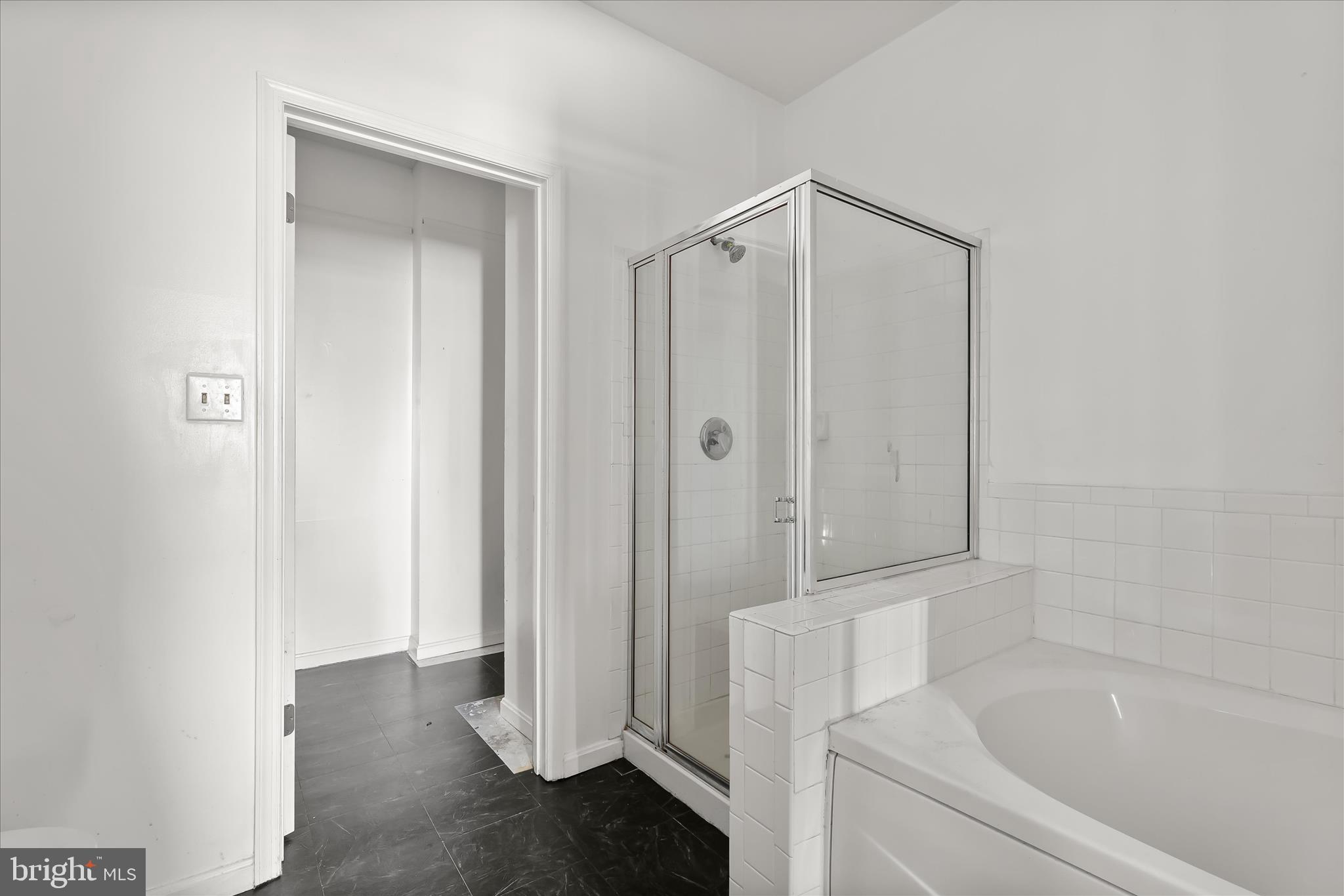 BRISTOL PARK - Residential