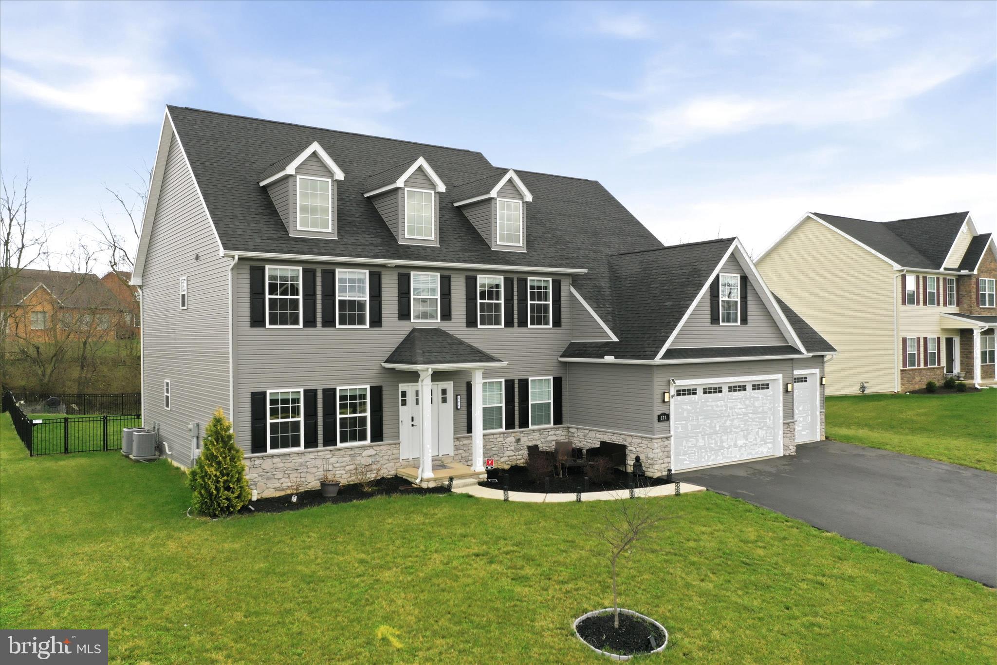 HERITAGE ESTATES - Residential