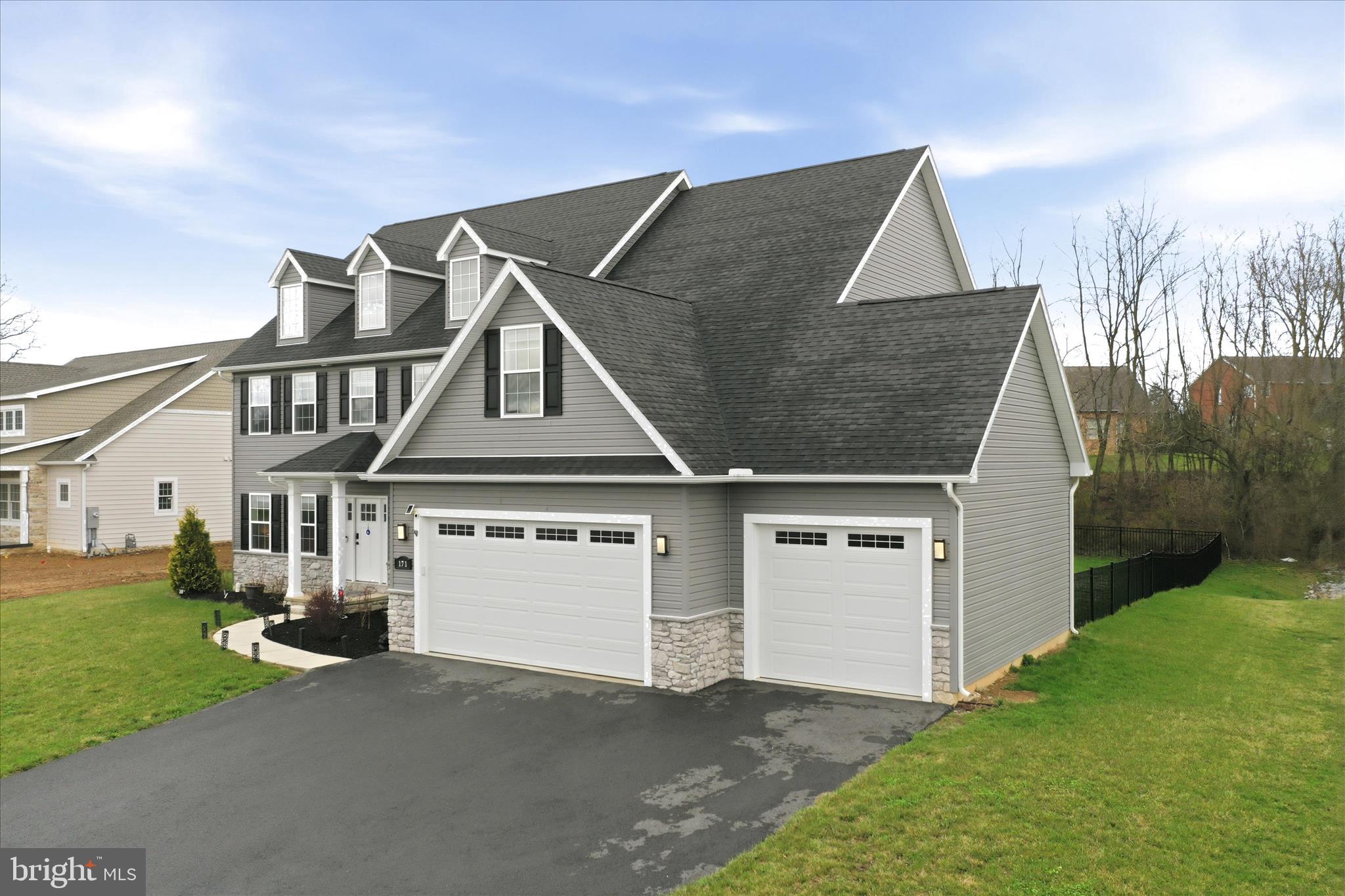 HERITAGE ESTATES - Residential