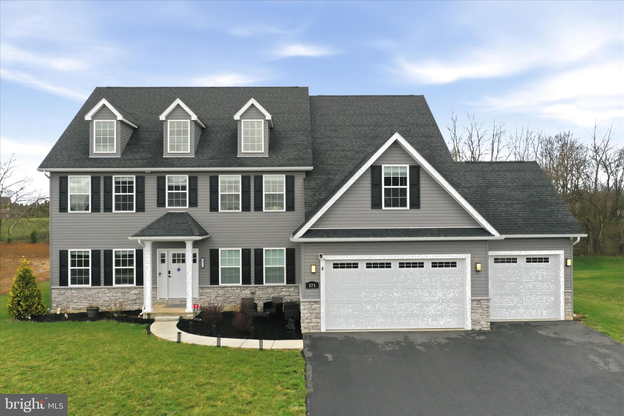 HERITAGE ESTATES - Residential