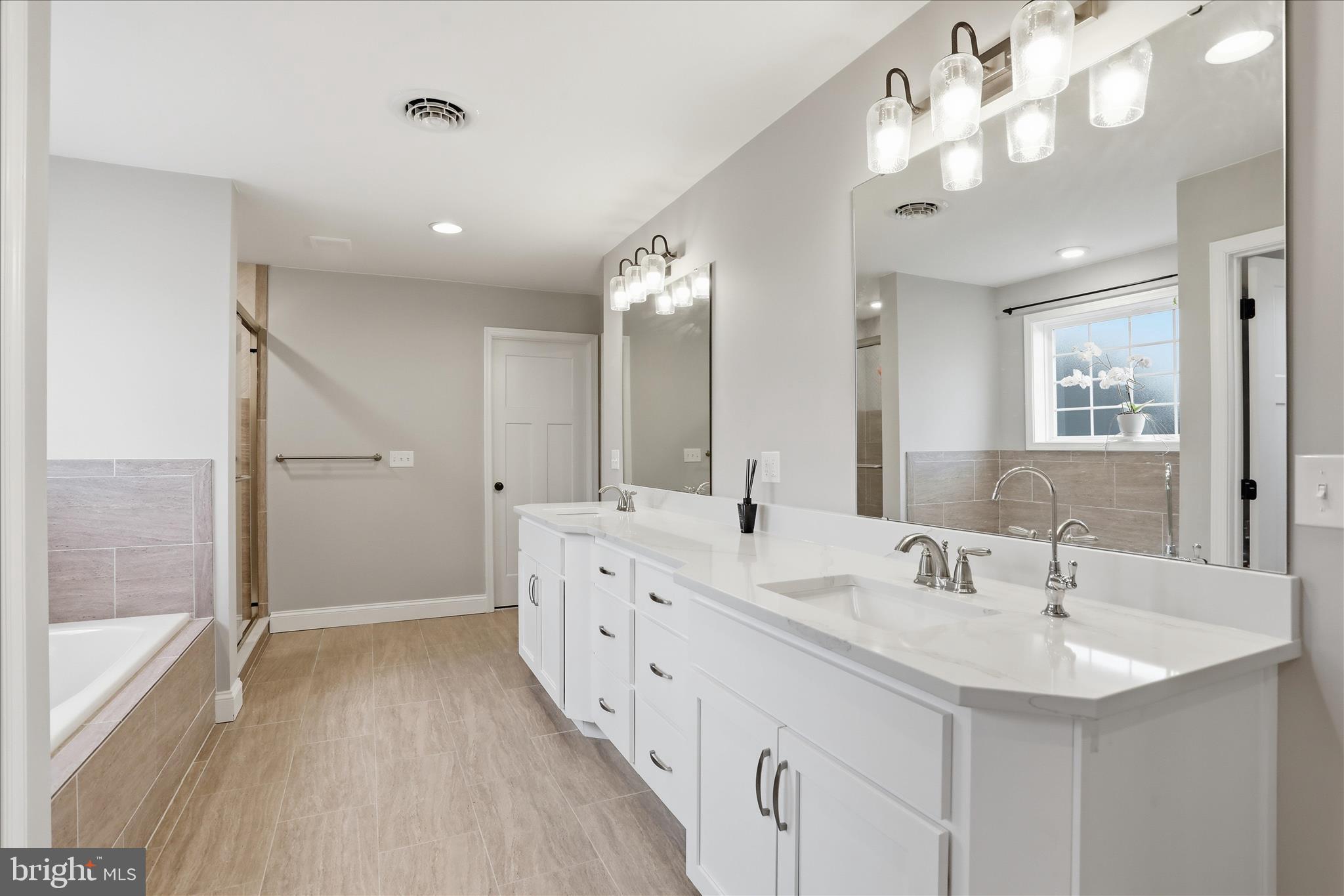 HERITAGE ESTATES - Residential