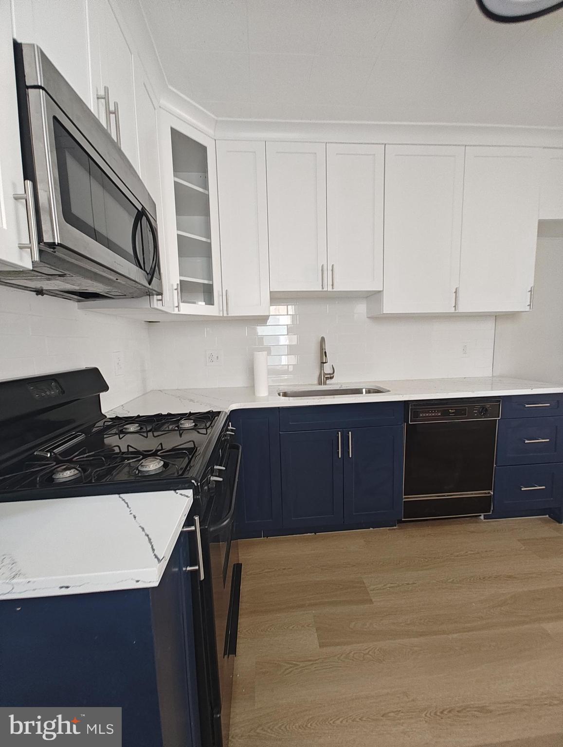 PORT RICHMOND - Residential