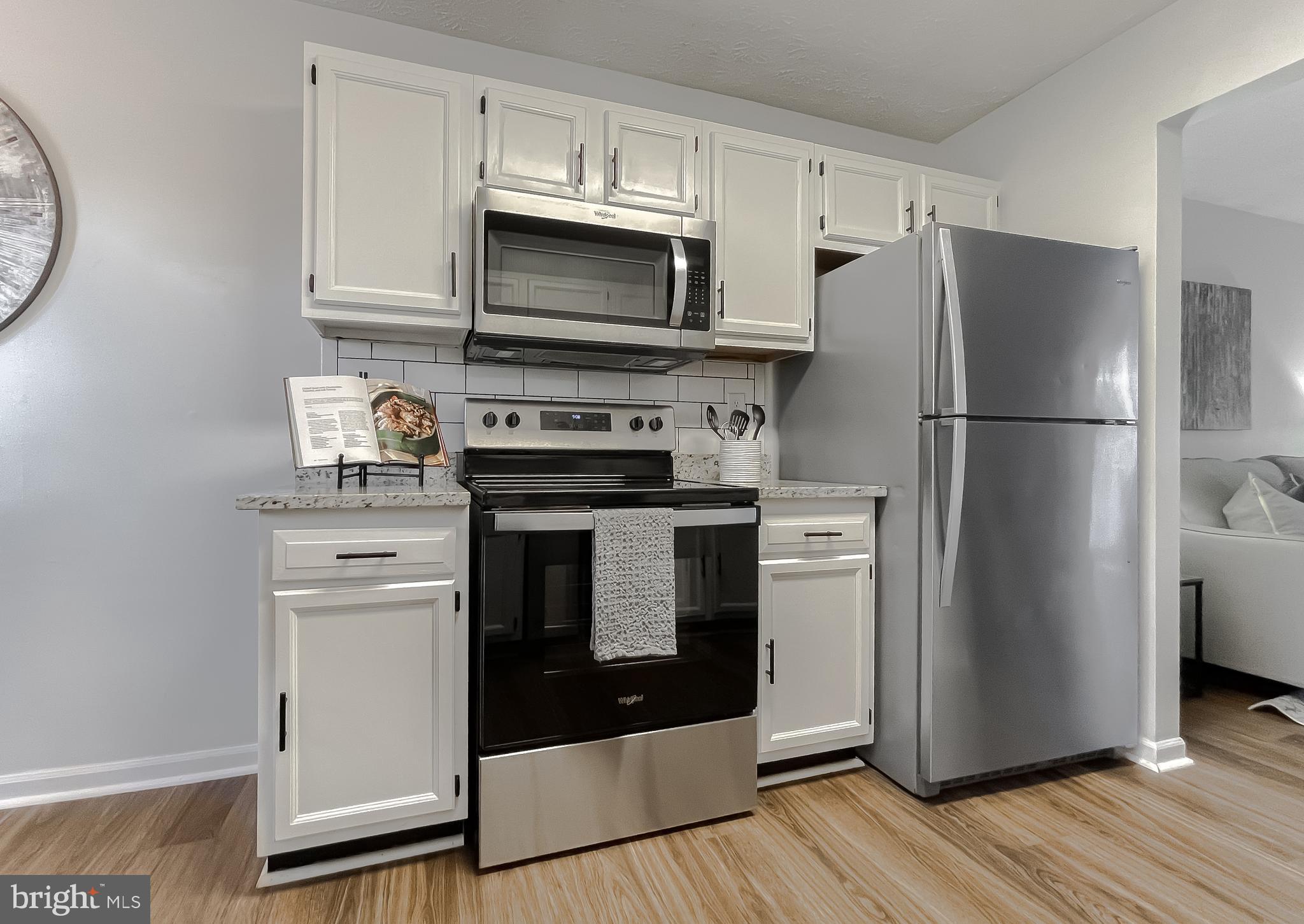 LAUREL GLEN - Residential