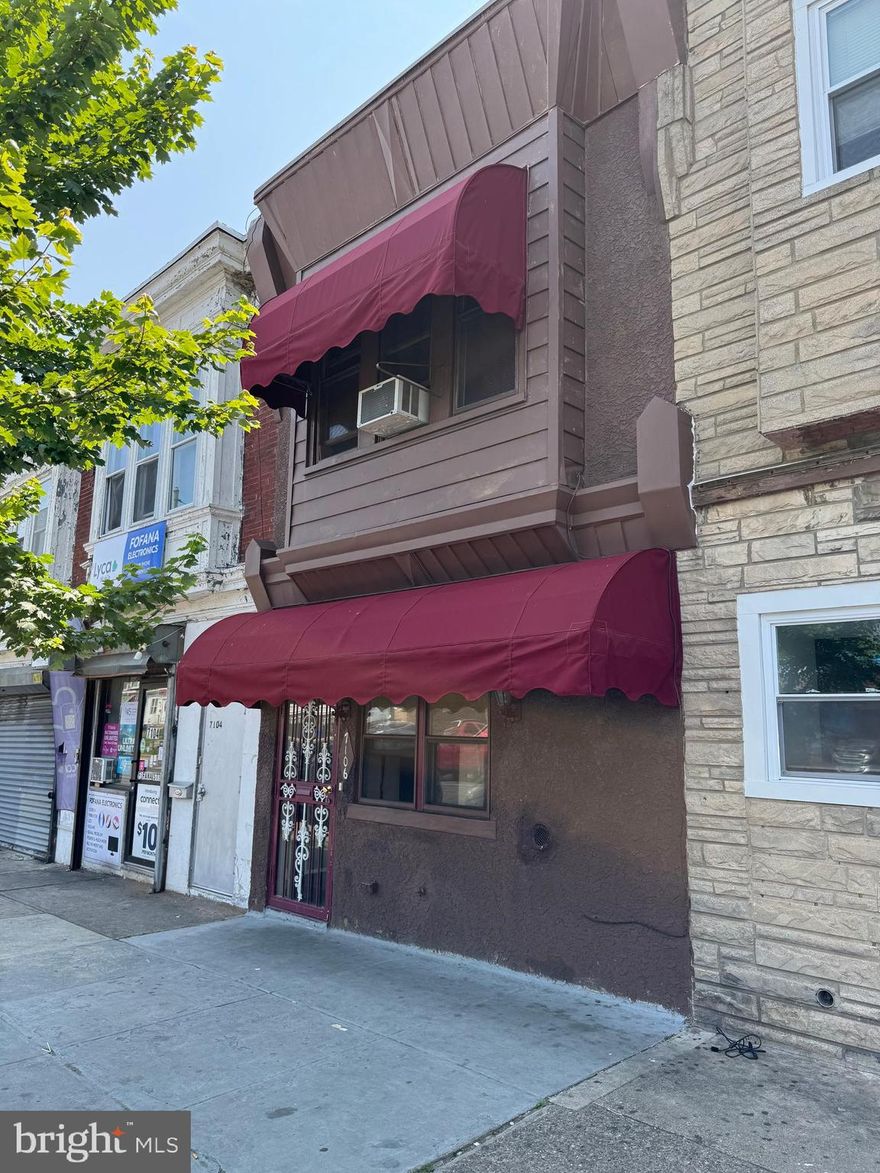 Large 3 bedroom home, Great for Investor or home owner. Possible zoning could be Mixed Use (New buyer would be responsible for zoning)