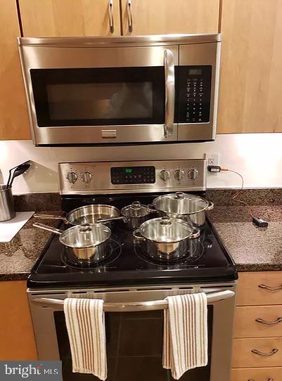 HOLLINS MARKET - Residential