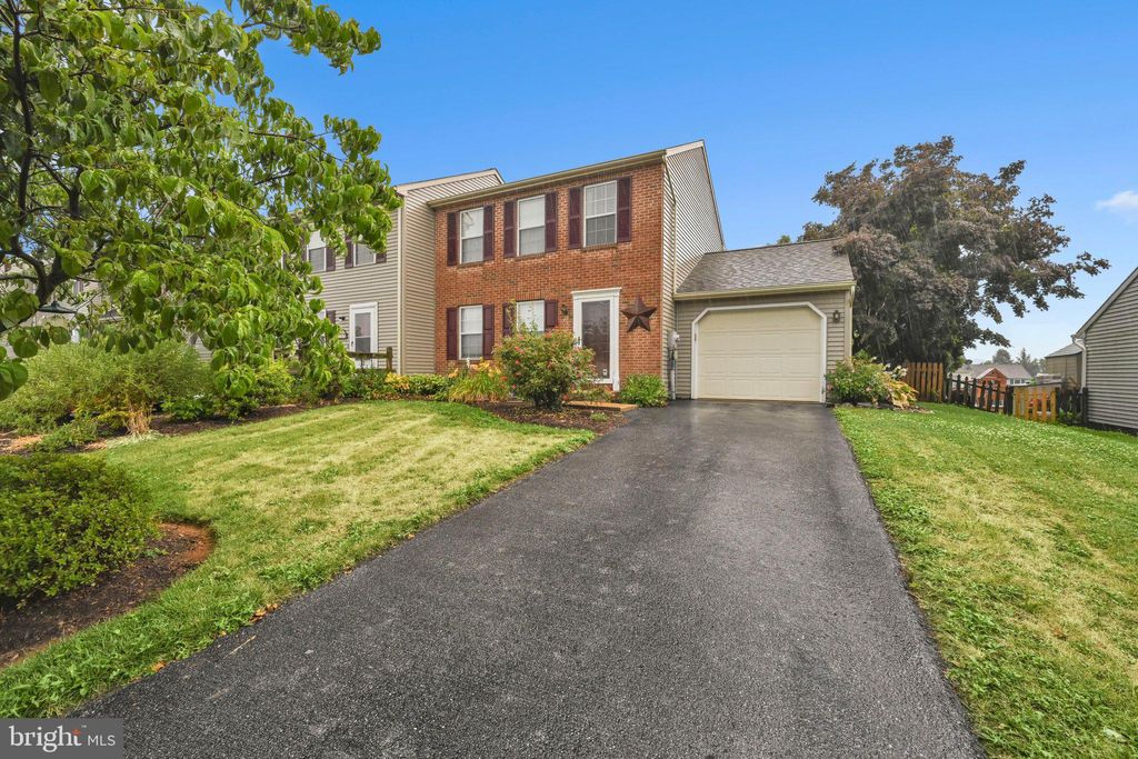 Photo of 139 Chelmsford Drive, MARIETTA, PA 17547 (MLS # PALA2091726)