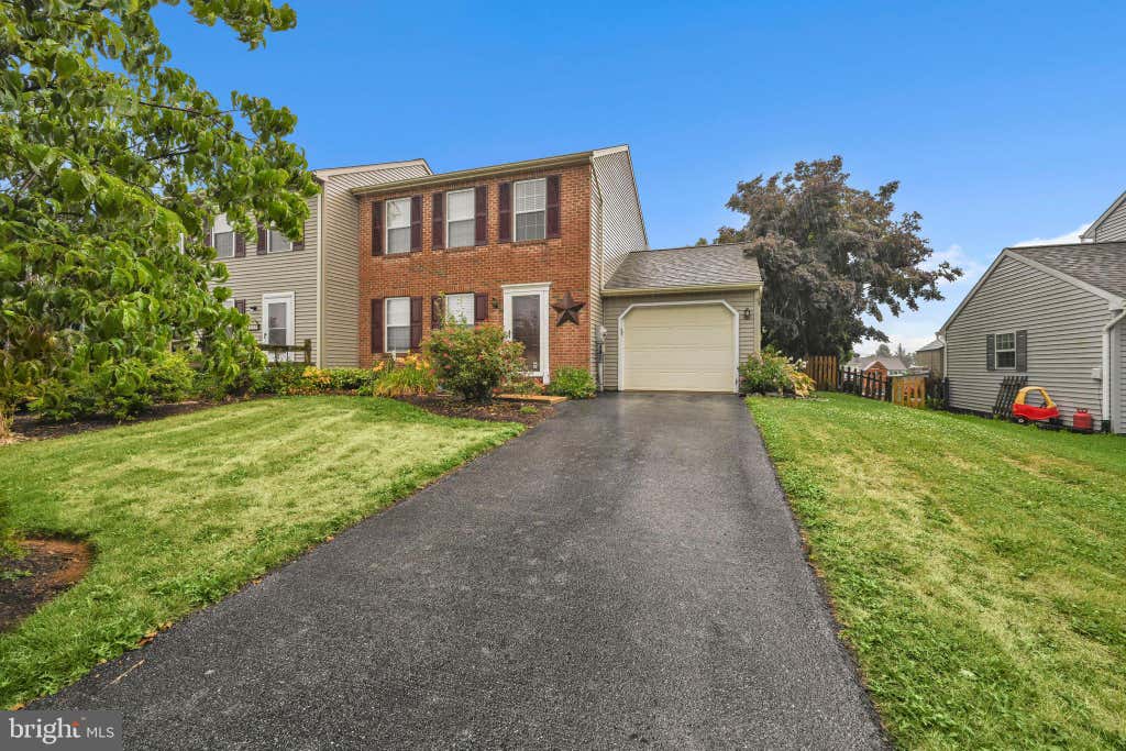 Photo of 139 Chelmsford Drive, MARIETTA, PA 17547 (MLS # PALA2091726)
