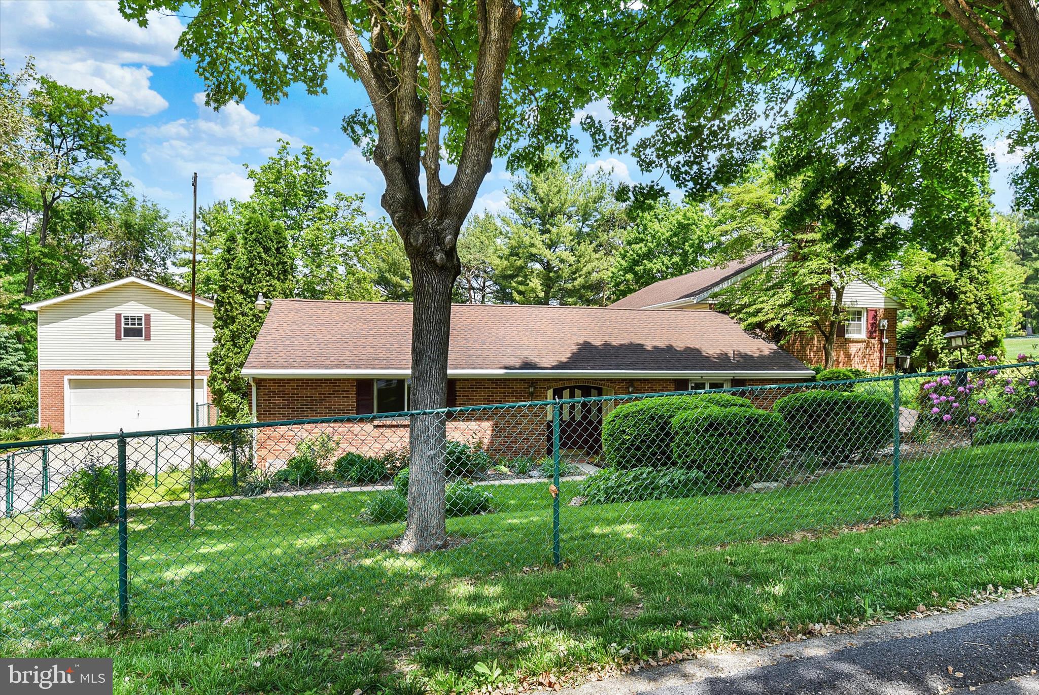 10 FIELD STONE DRIVE