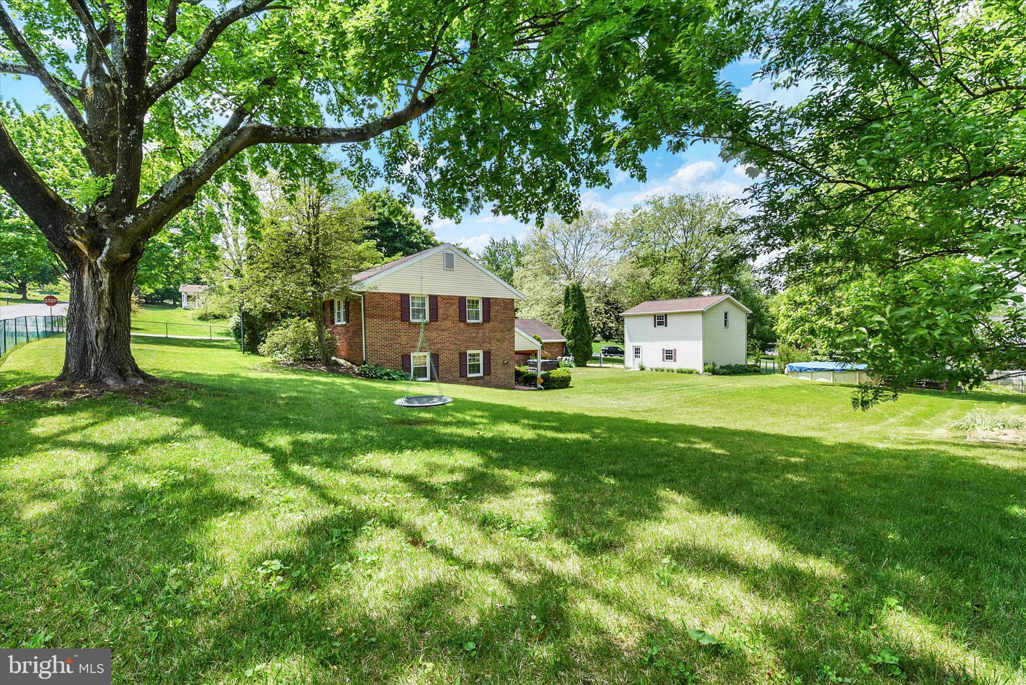 10 FIELD STONE DRIVE