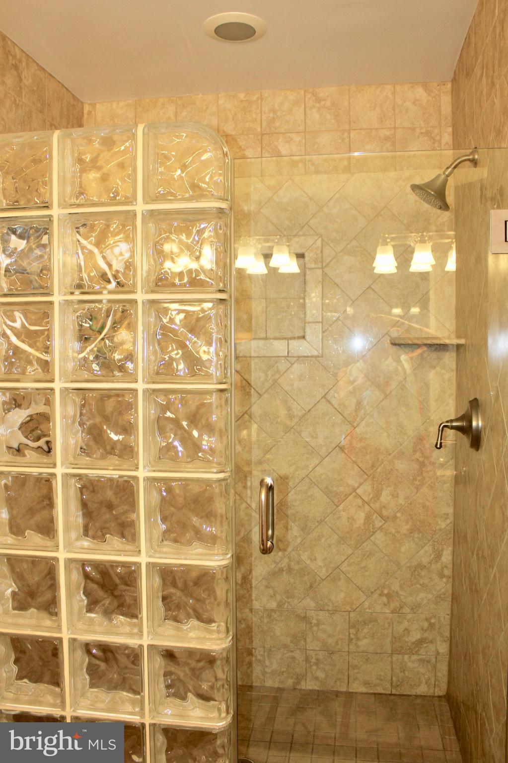 KINGS LANDING - Residential Lease