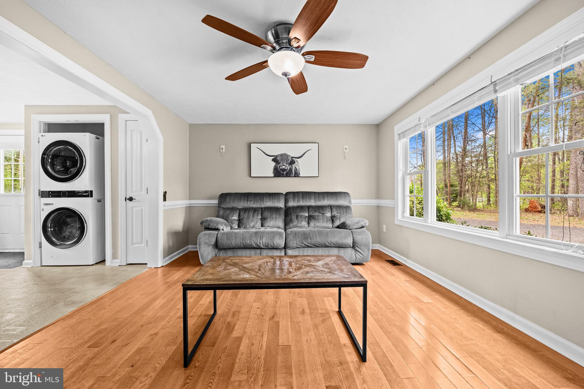 ROUND HILL - Residential