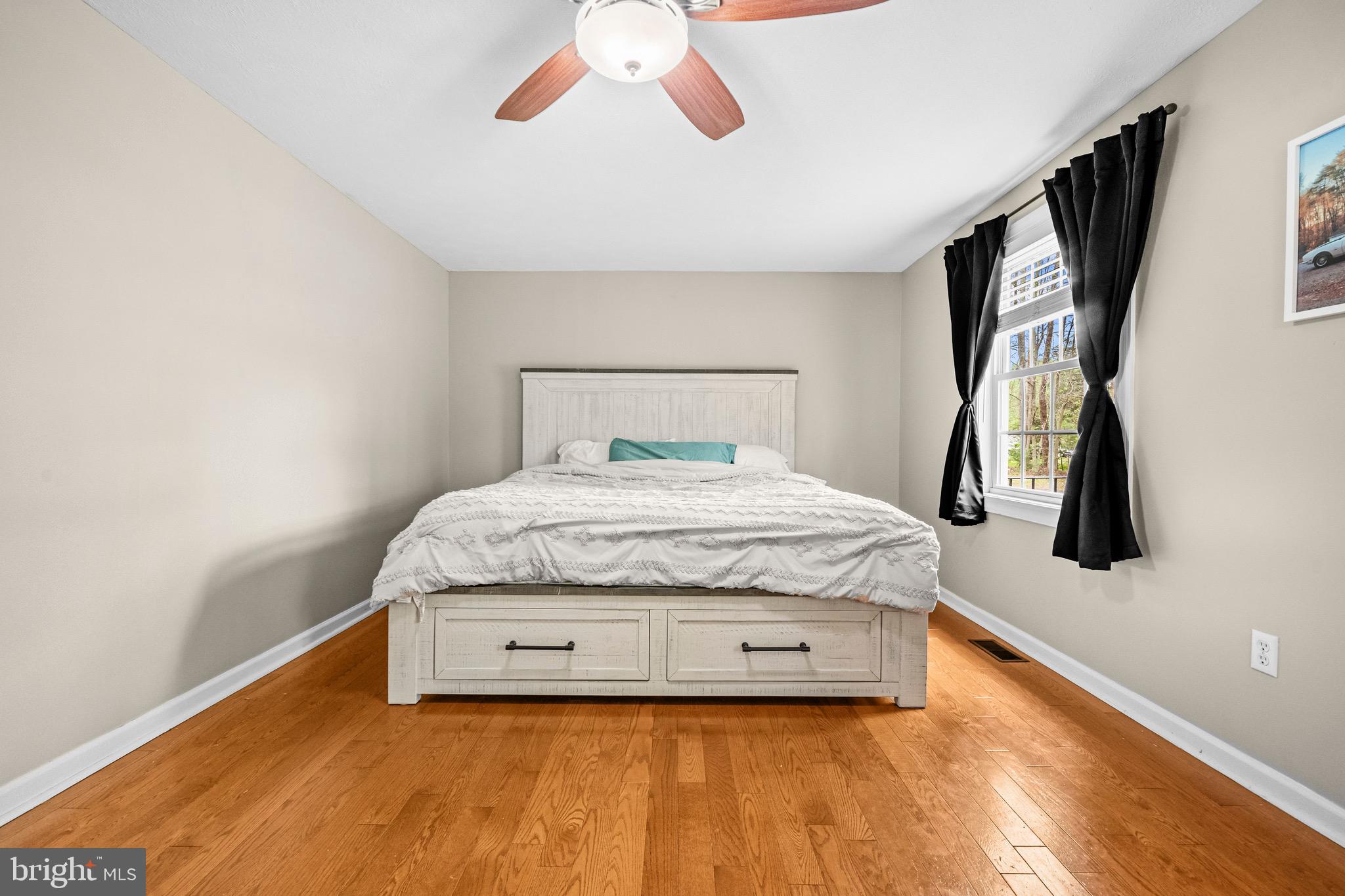 ROUND HILL - Residential