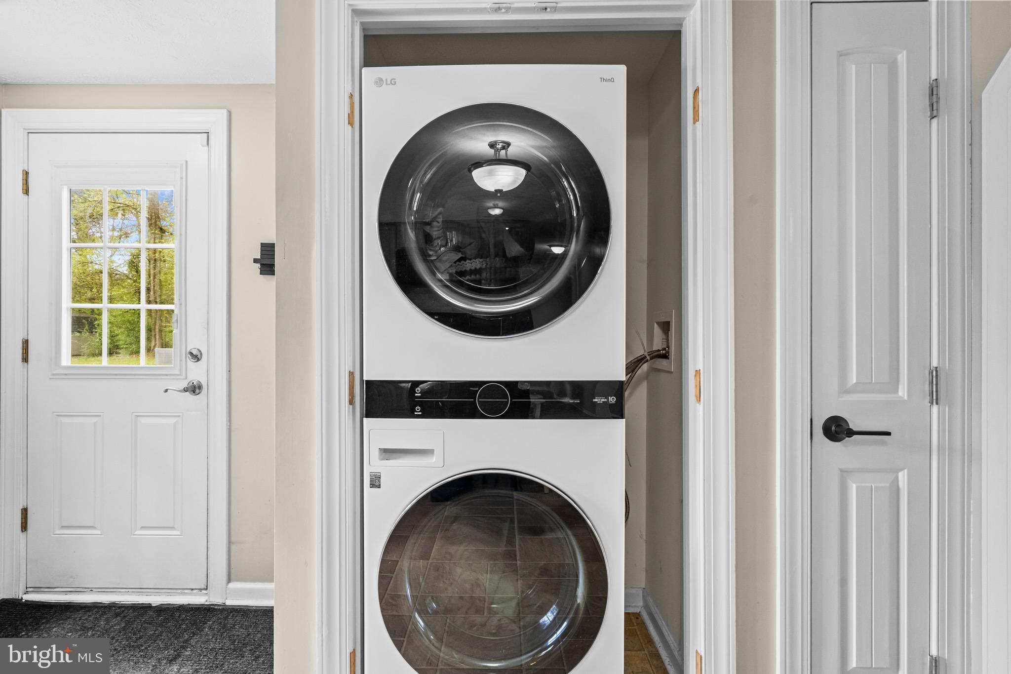 ROUND HILL - Residential