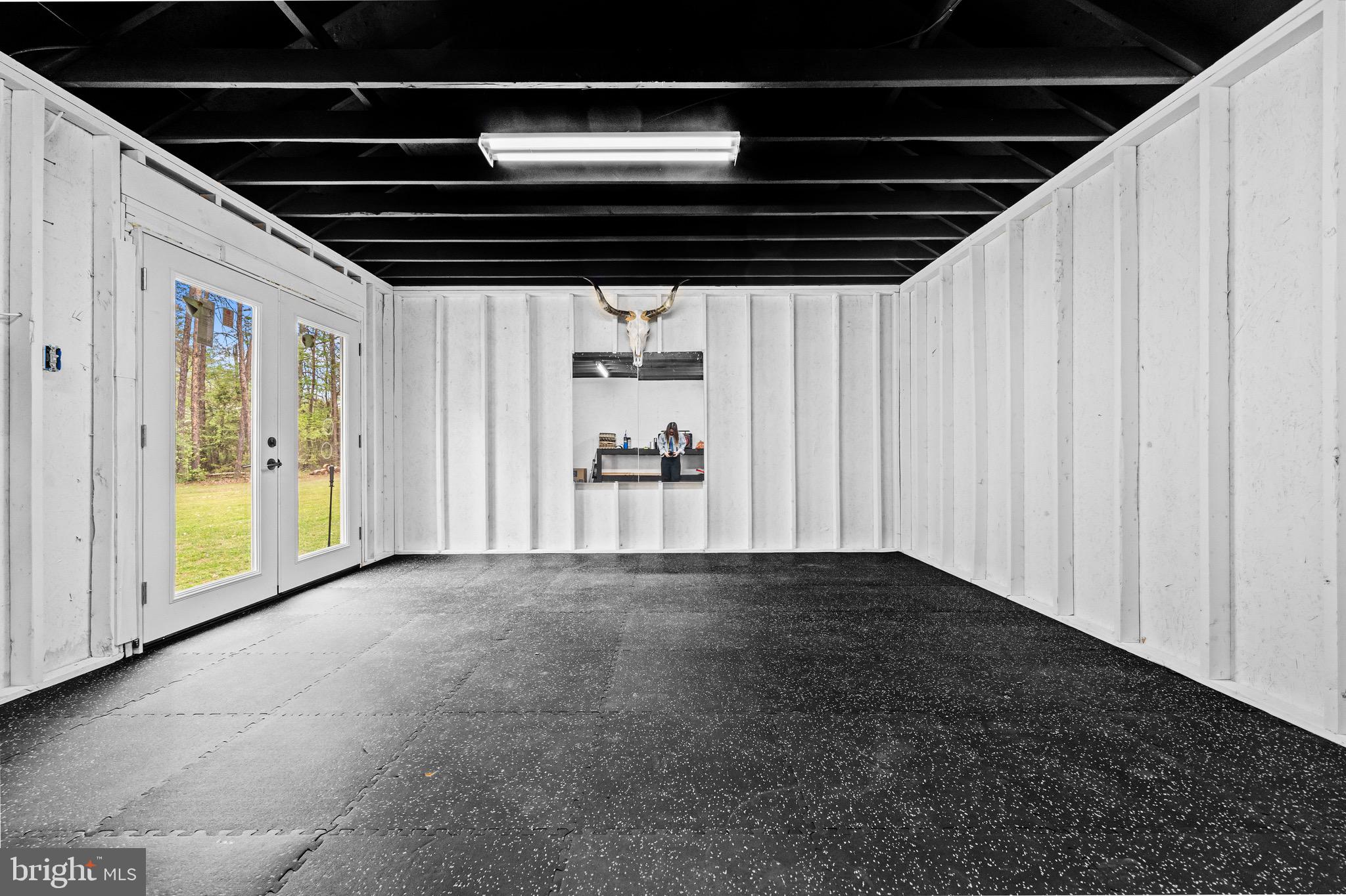 ROUND HILL - Residential