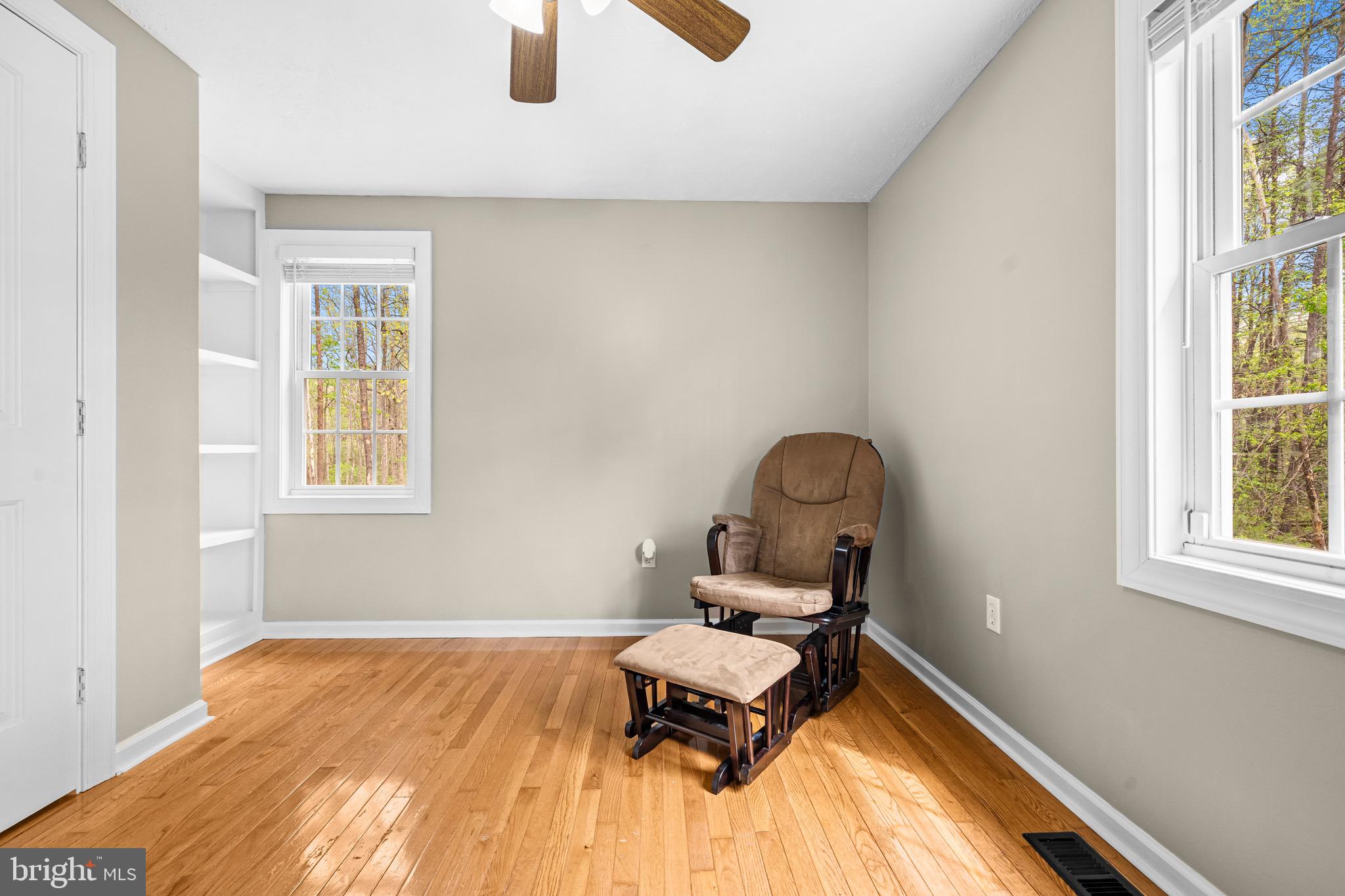 ROUND HILL - Residential