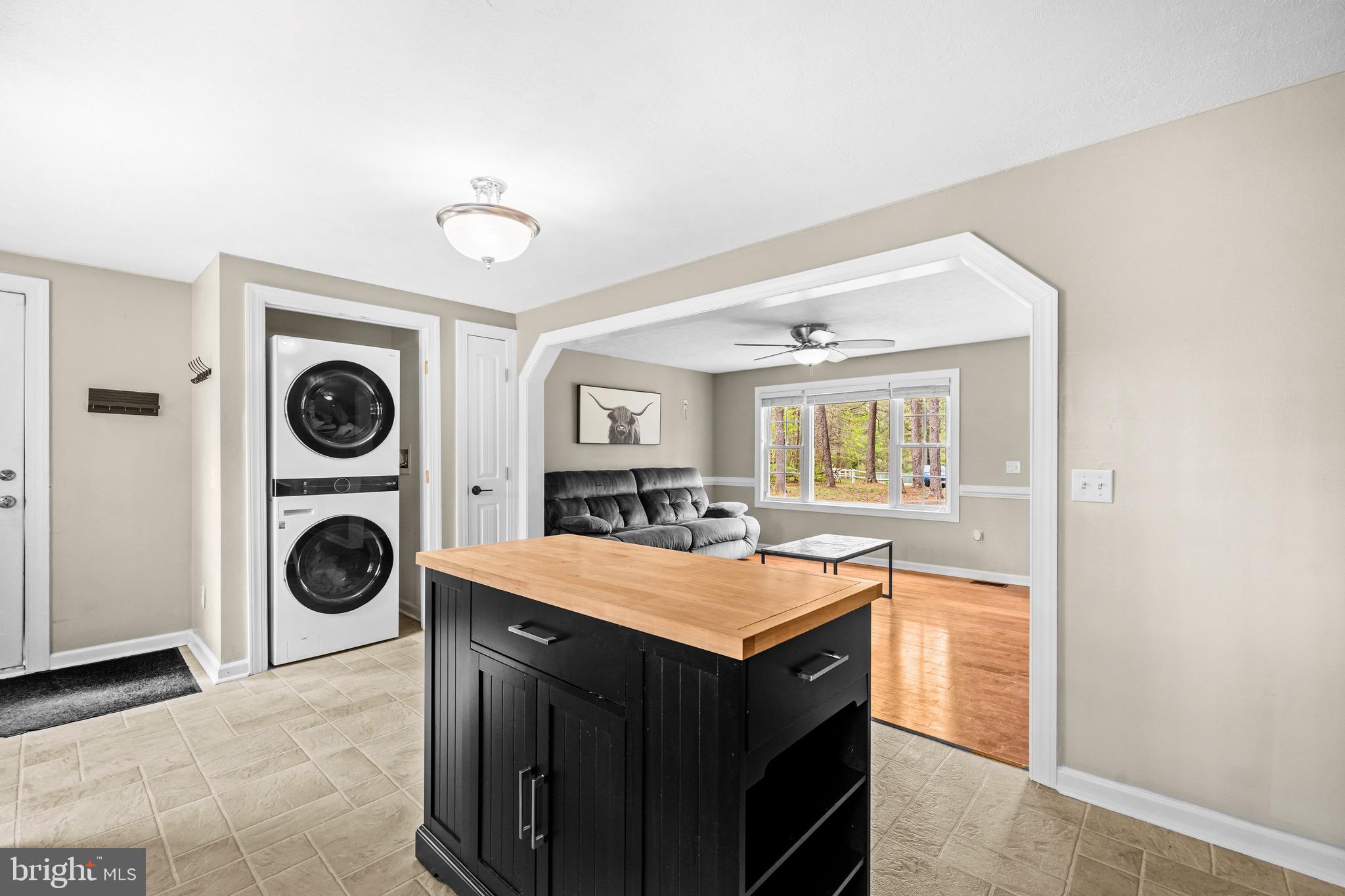 ROUND HILL - Residential