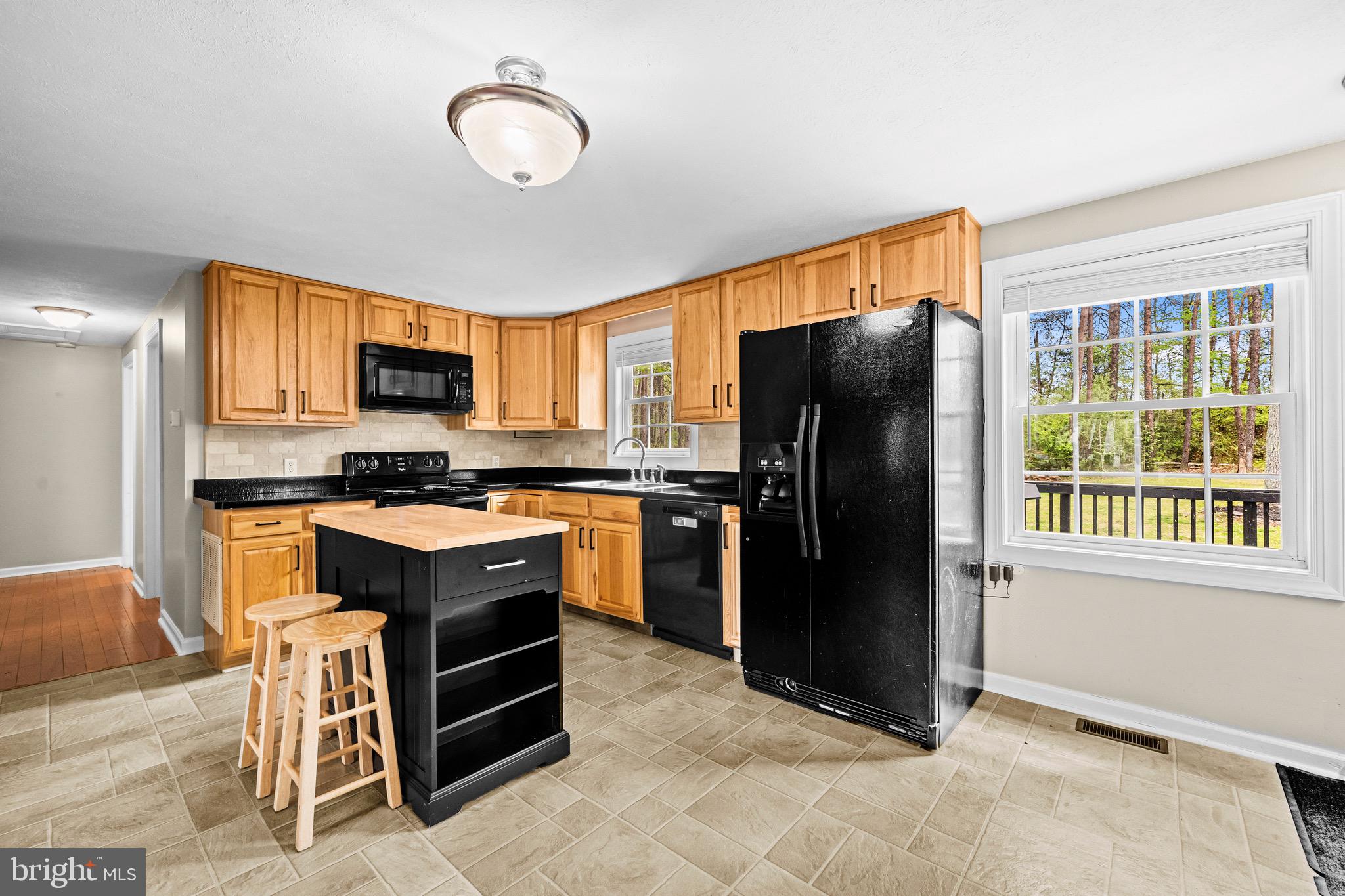 ROUND HILL - Residential