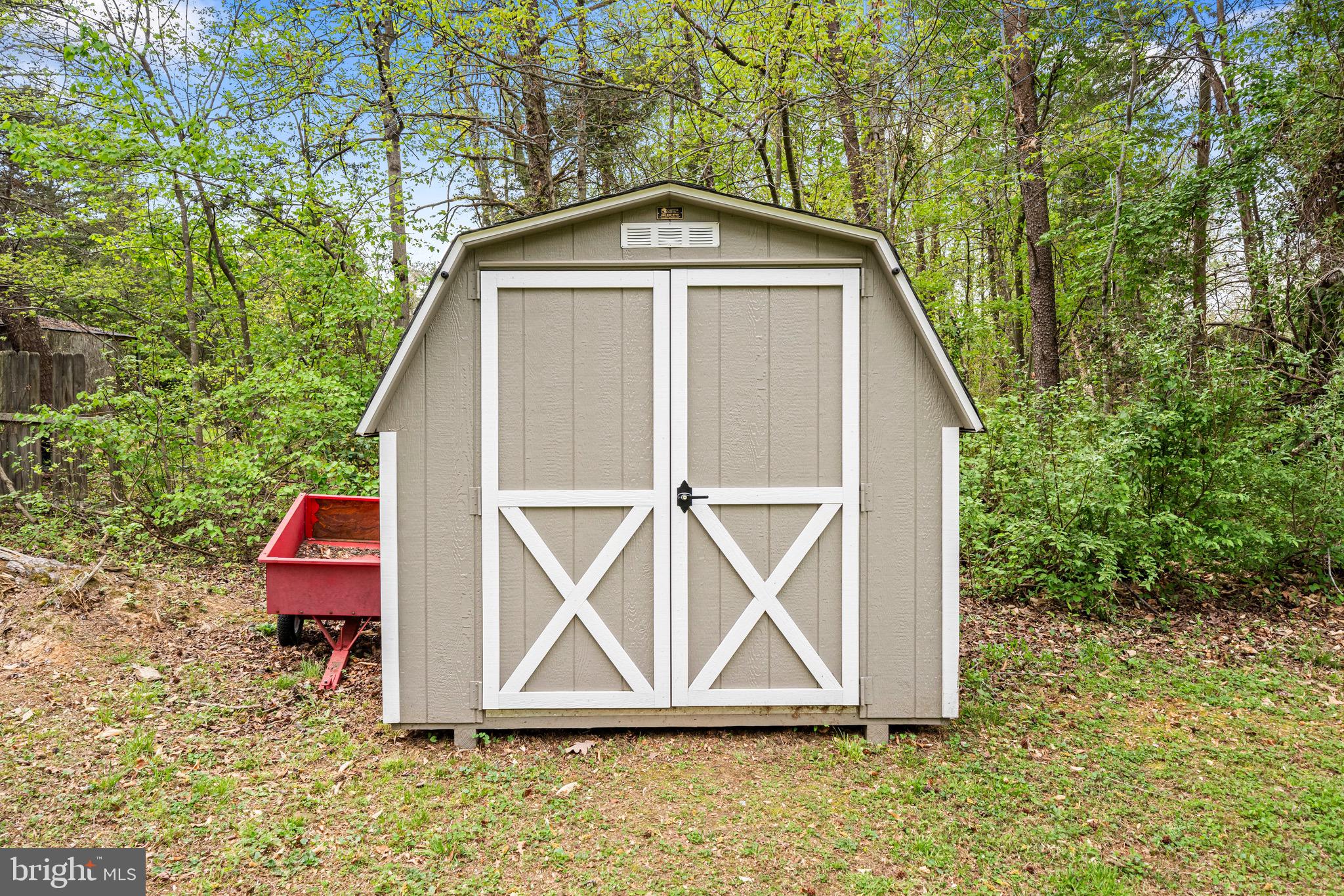 ROUND HILL - Residential