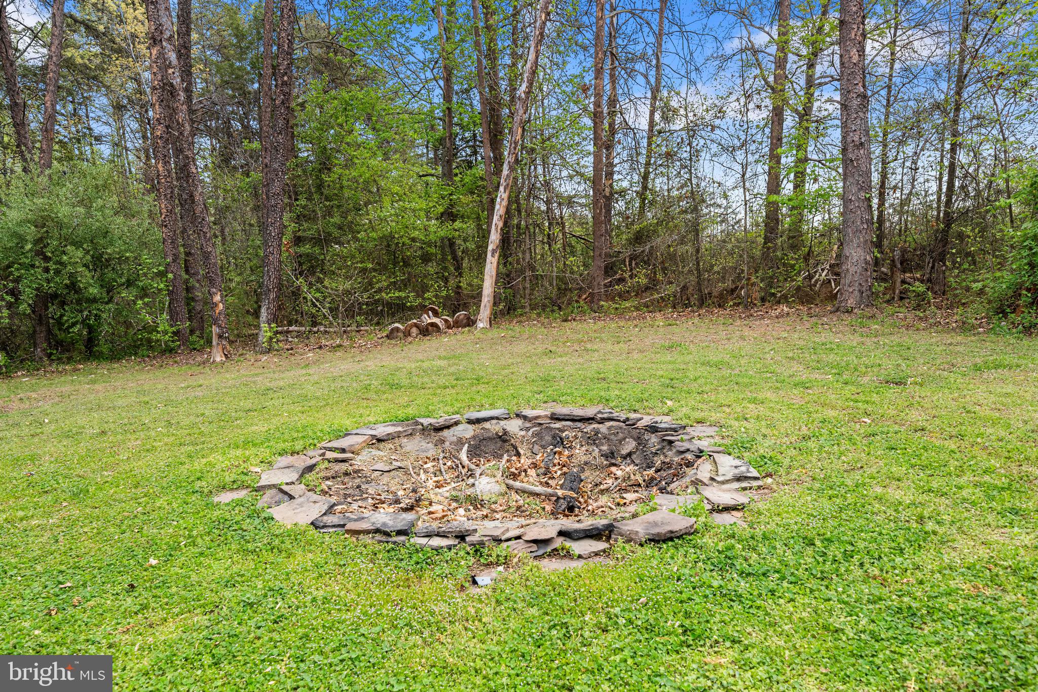 ROUND HILL - Residential