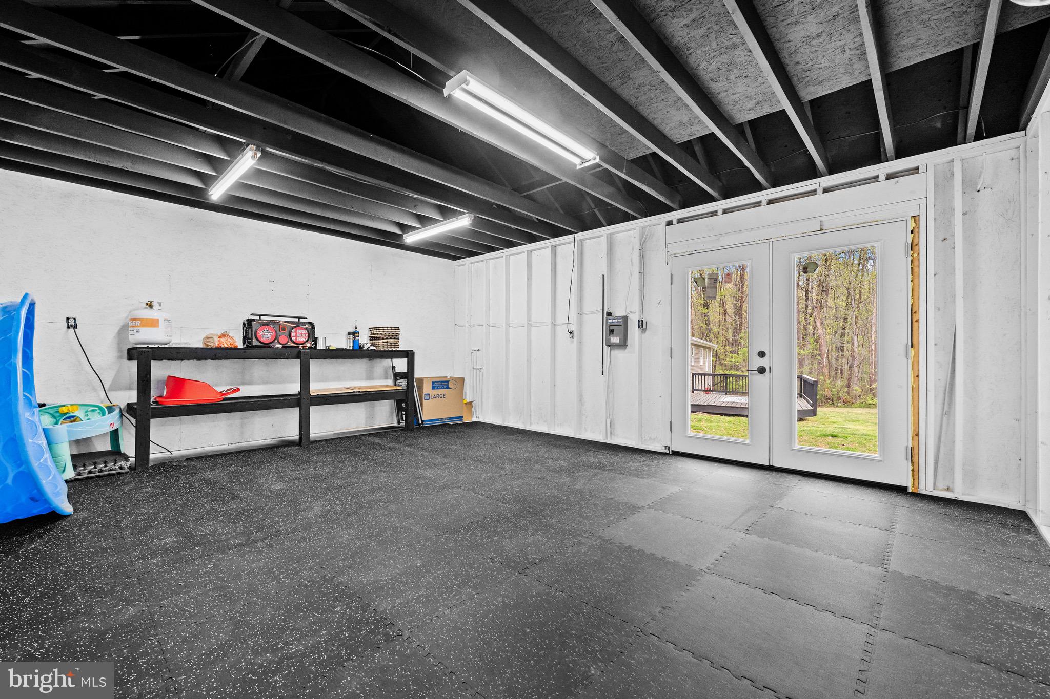 ROUND HILL - Residential