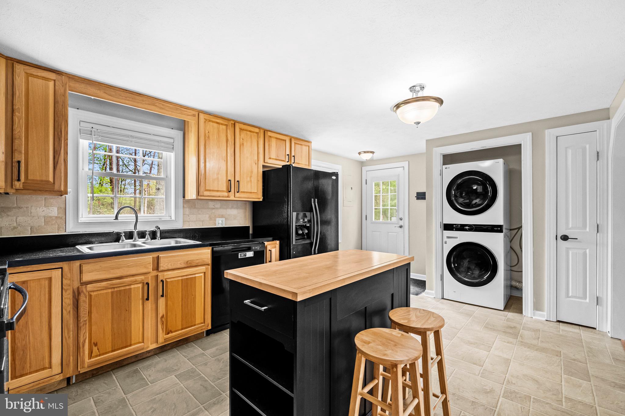 ROUND HILL - Residential