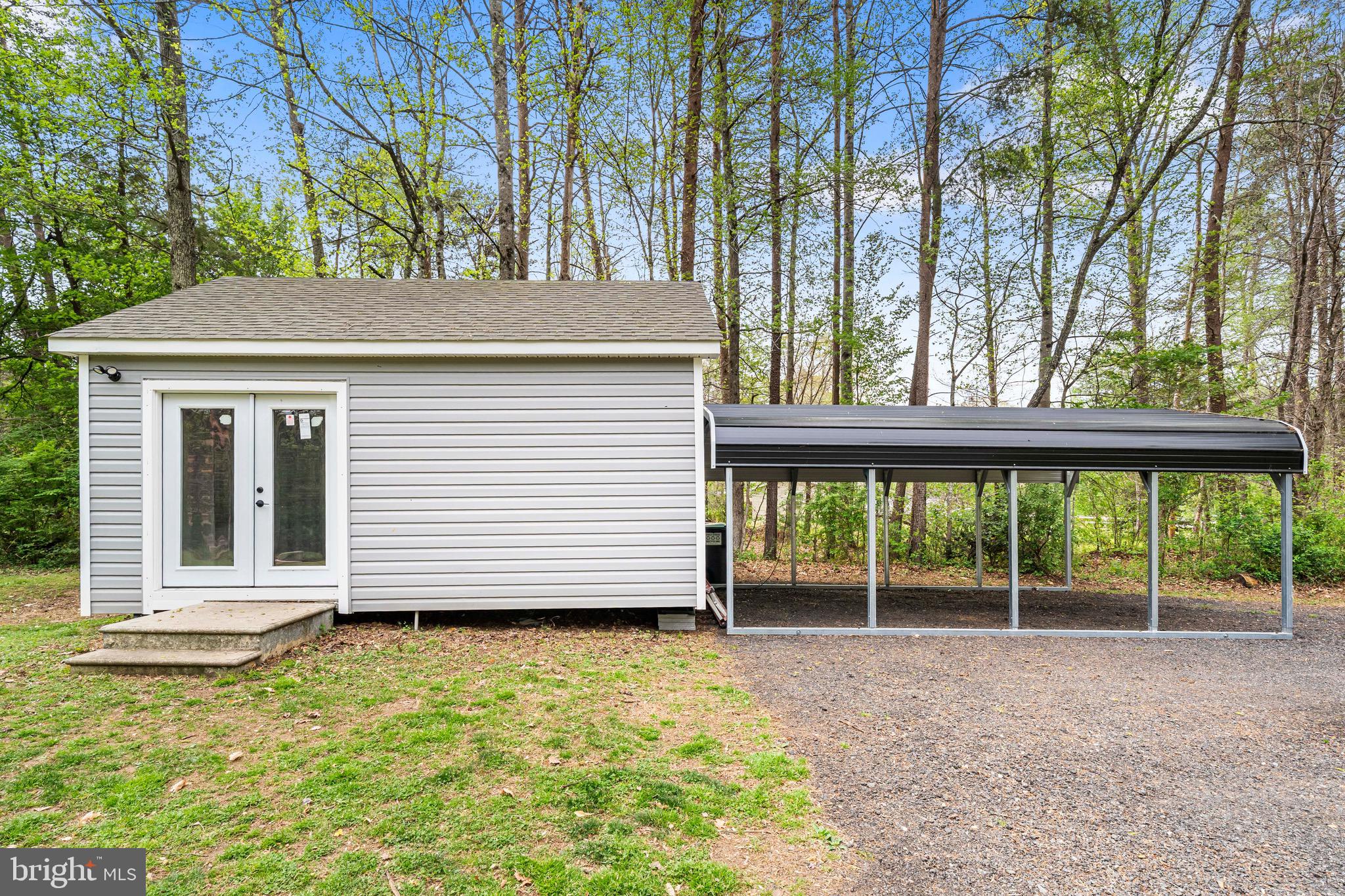 ROUND HILL - Residential