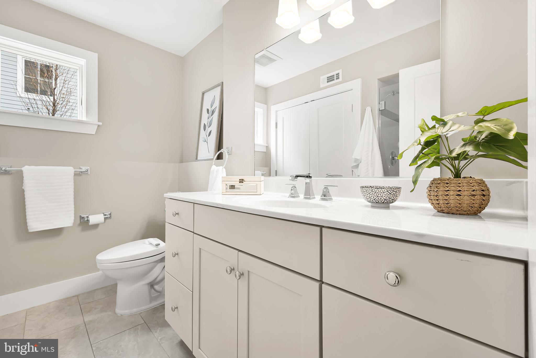 OVER LEE KNOLLS - Residential