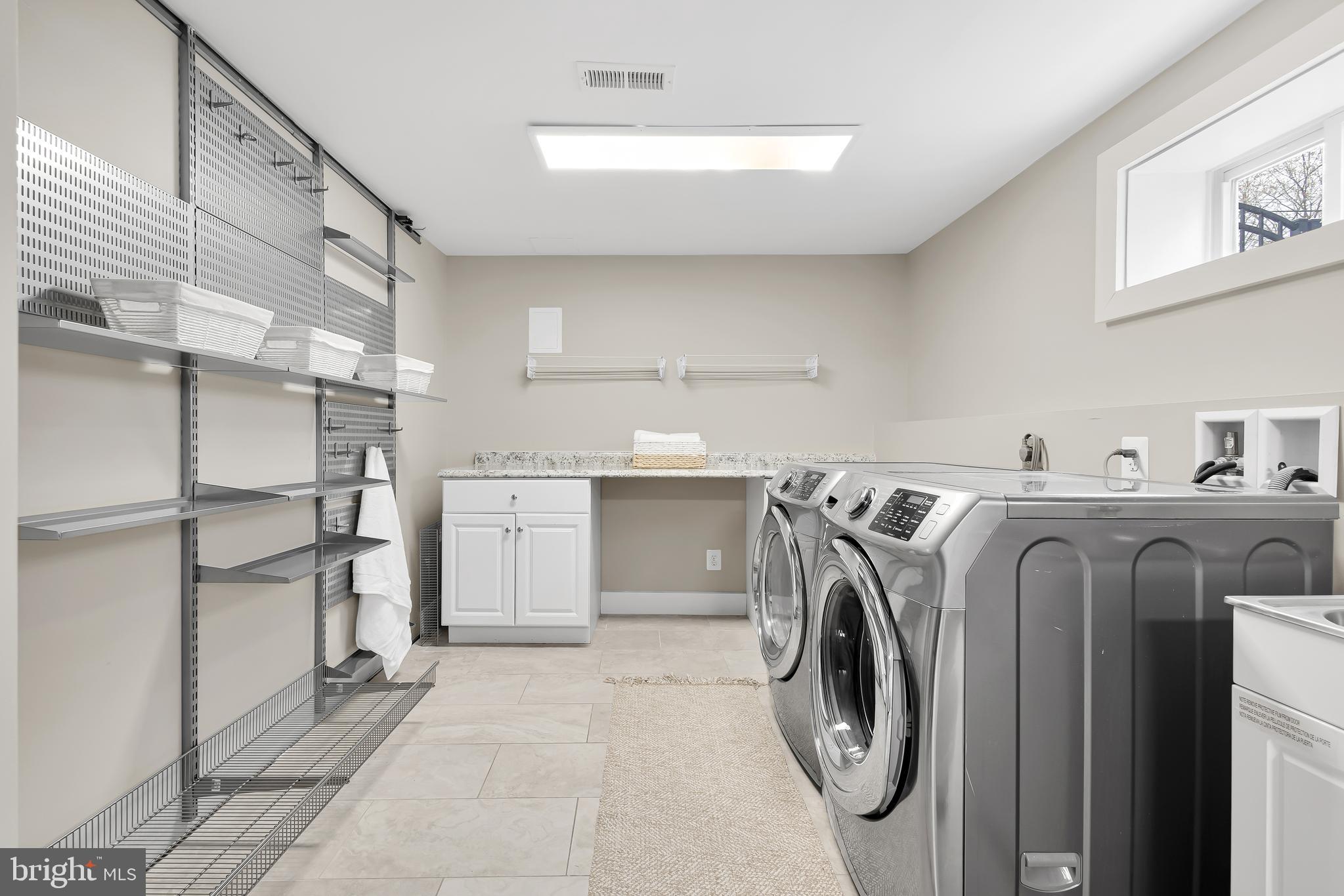 OVER LEE KNOLLS - Residential