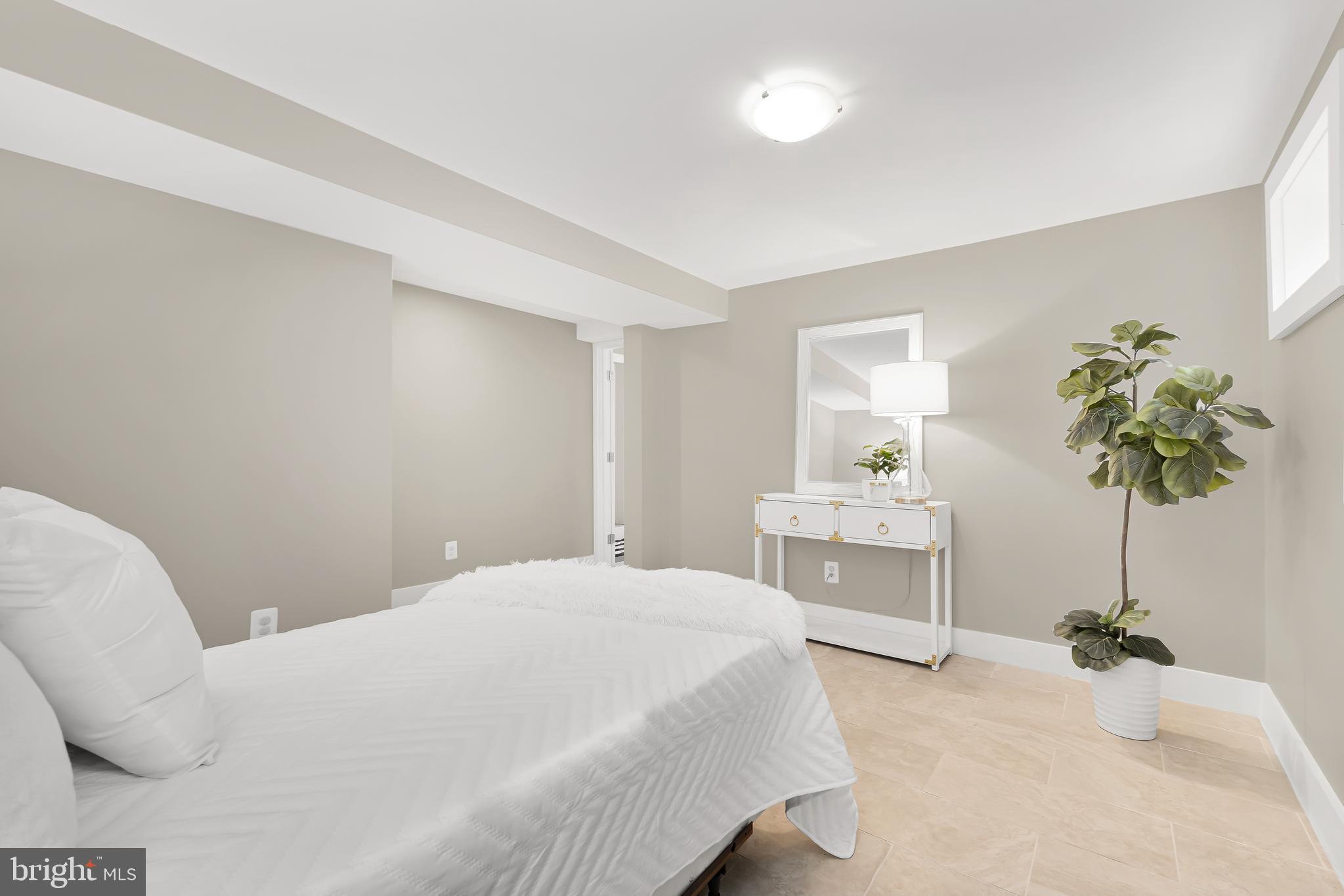 OVER LEE KNOLLS - Residential