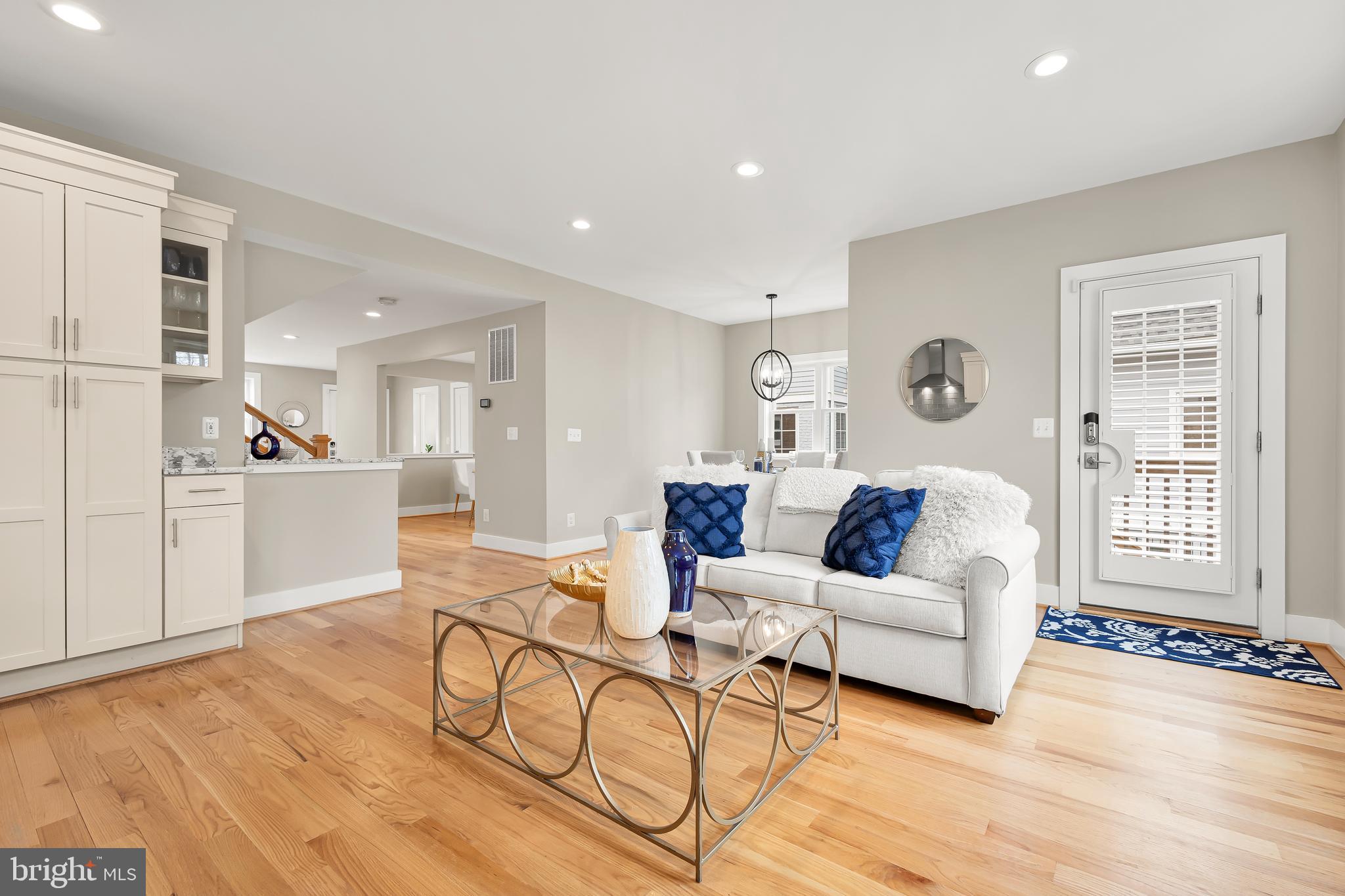 OVER LEE KNOLLS - Residential