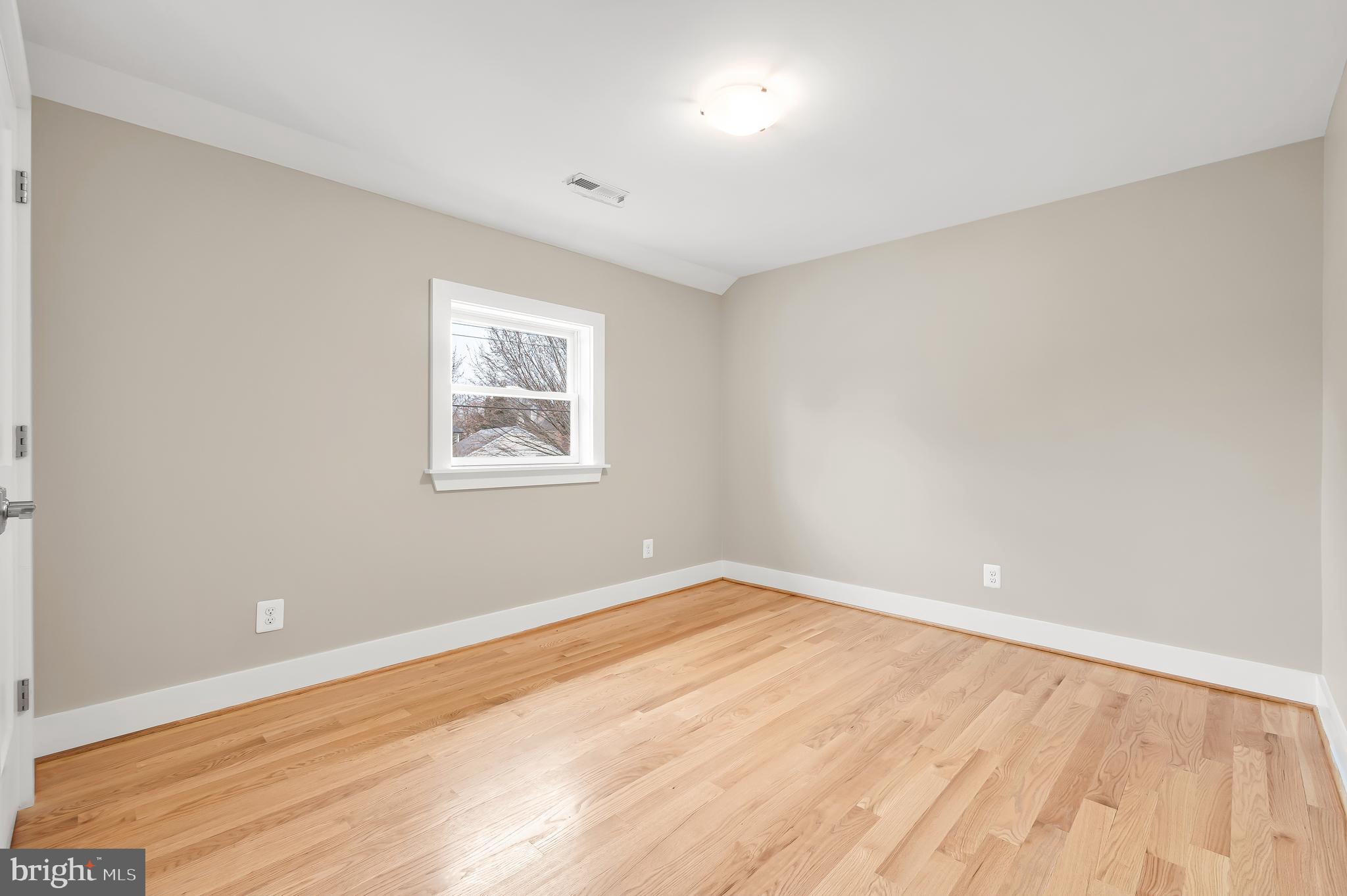 OVER LEE KNOLLS - Residential