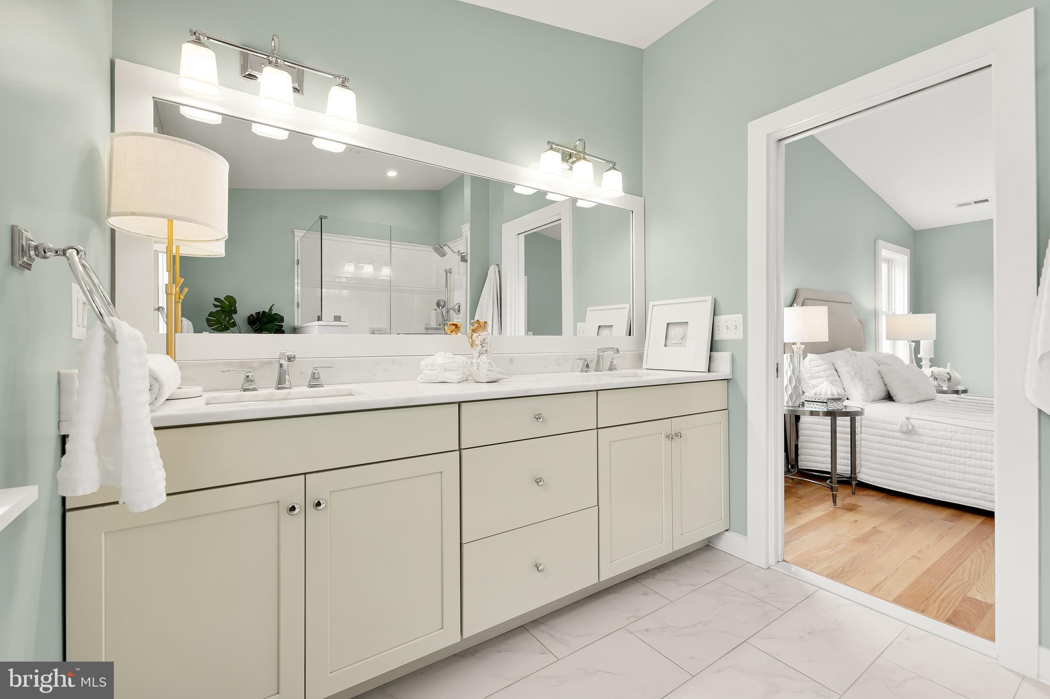 OVER LEE KNOLLS - Residential