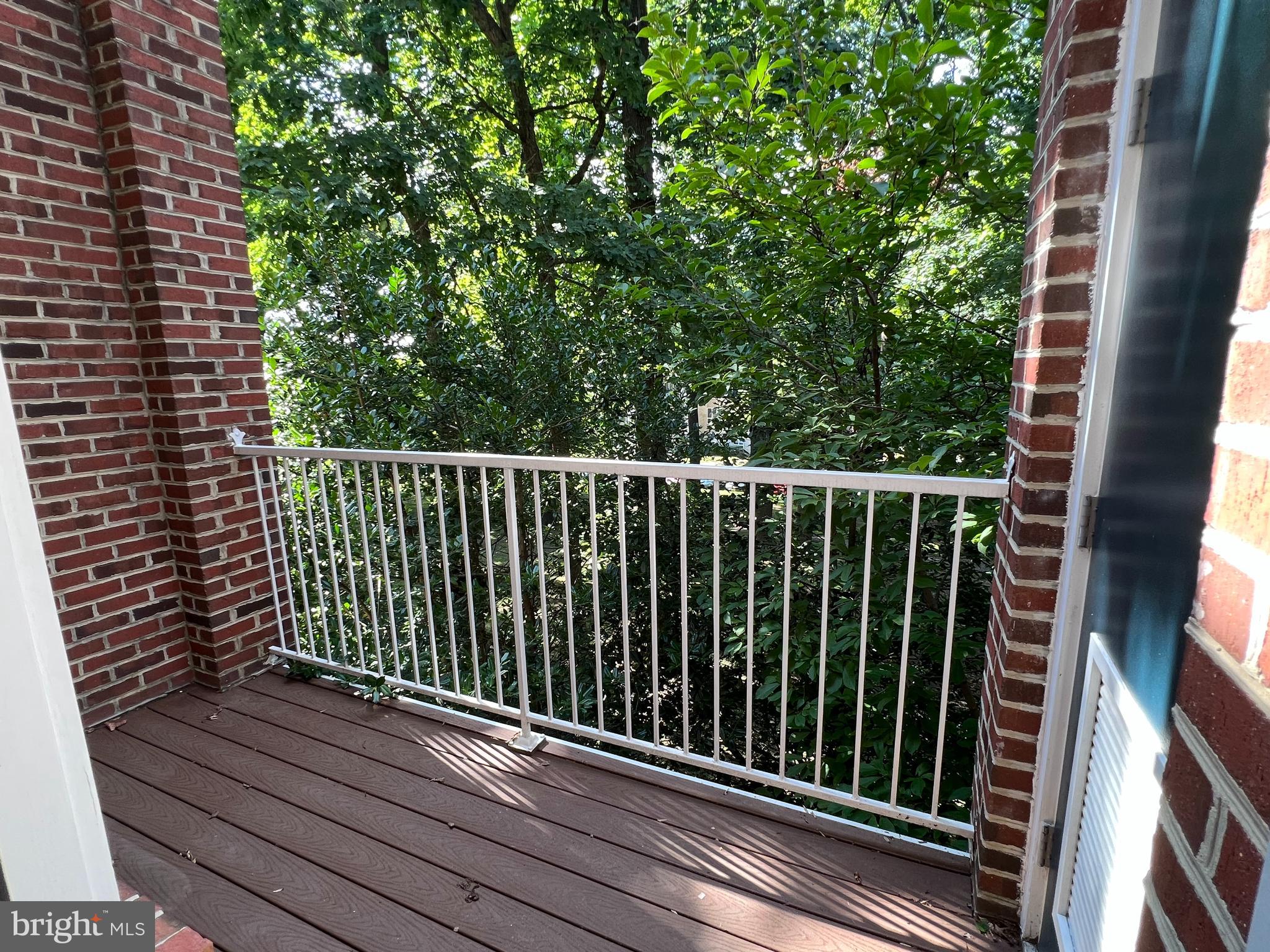 WESTBRIAR PLAZA - Residential Lease