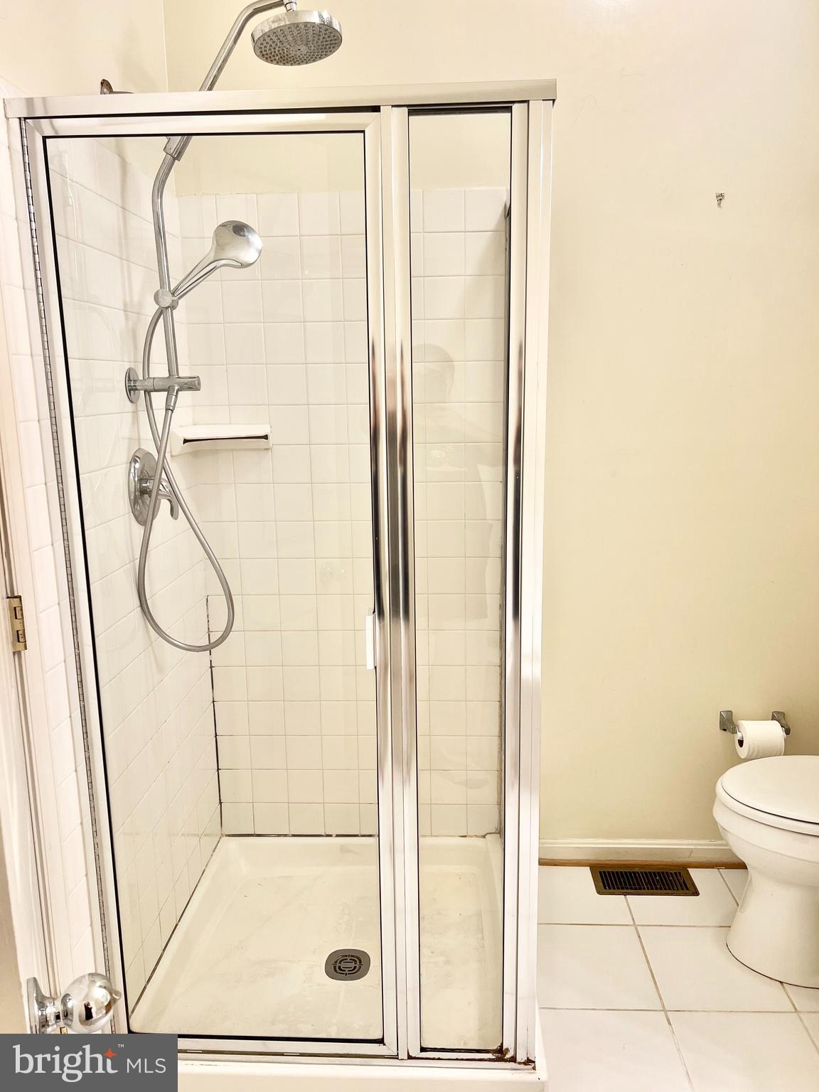 WESTBRIAR PLAZA - Residential Lease