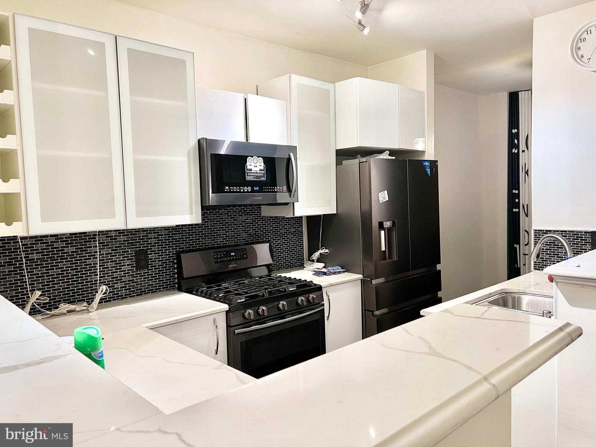 WESTBRIAR PLAZA - Residential Lease