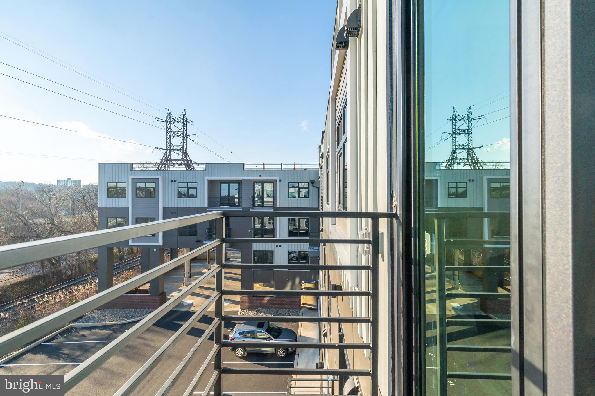 EAST FALLS - Residential Lease